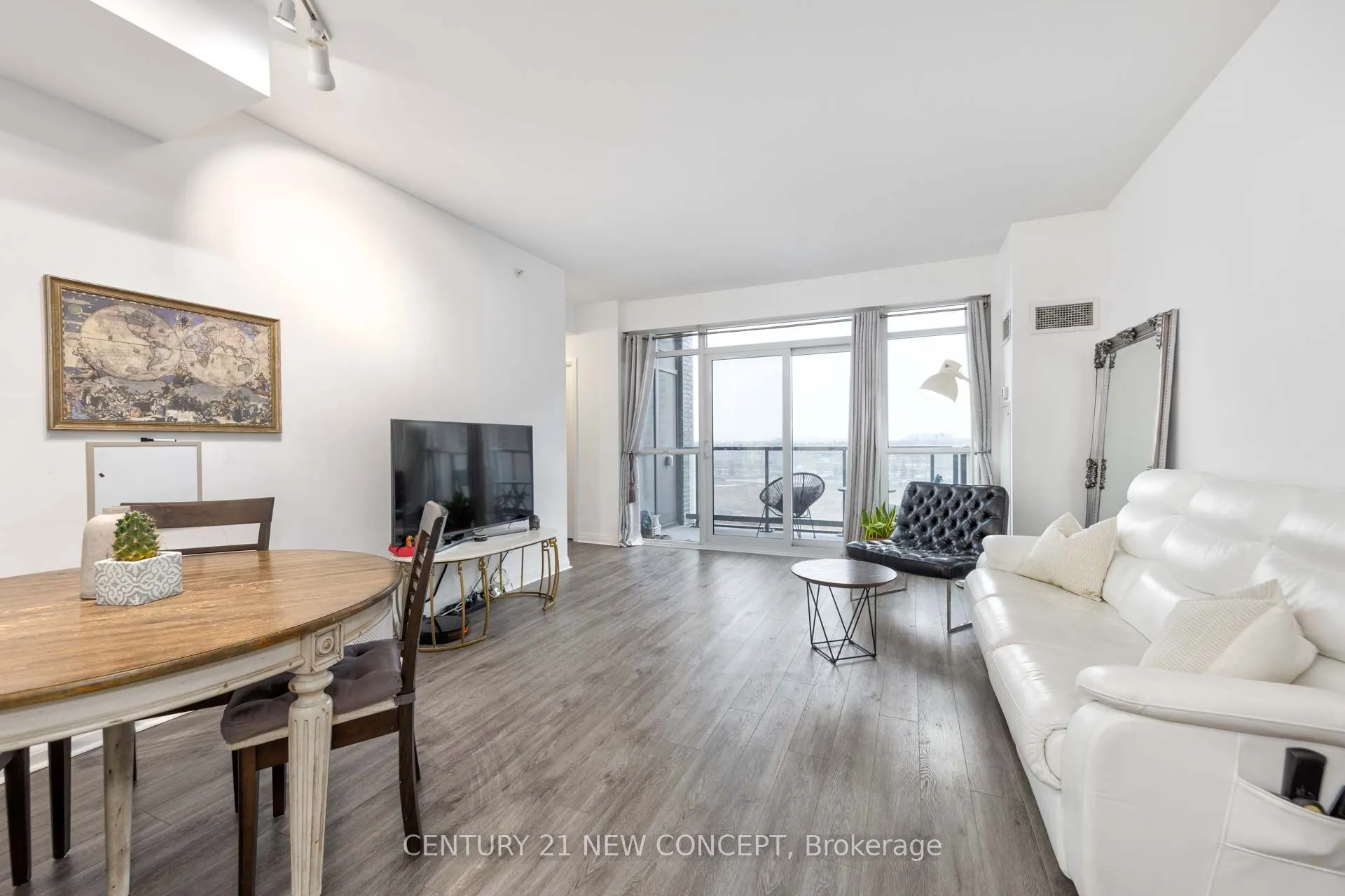 55 Oneida Crescent, #409