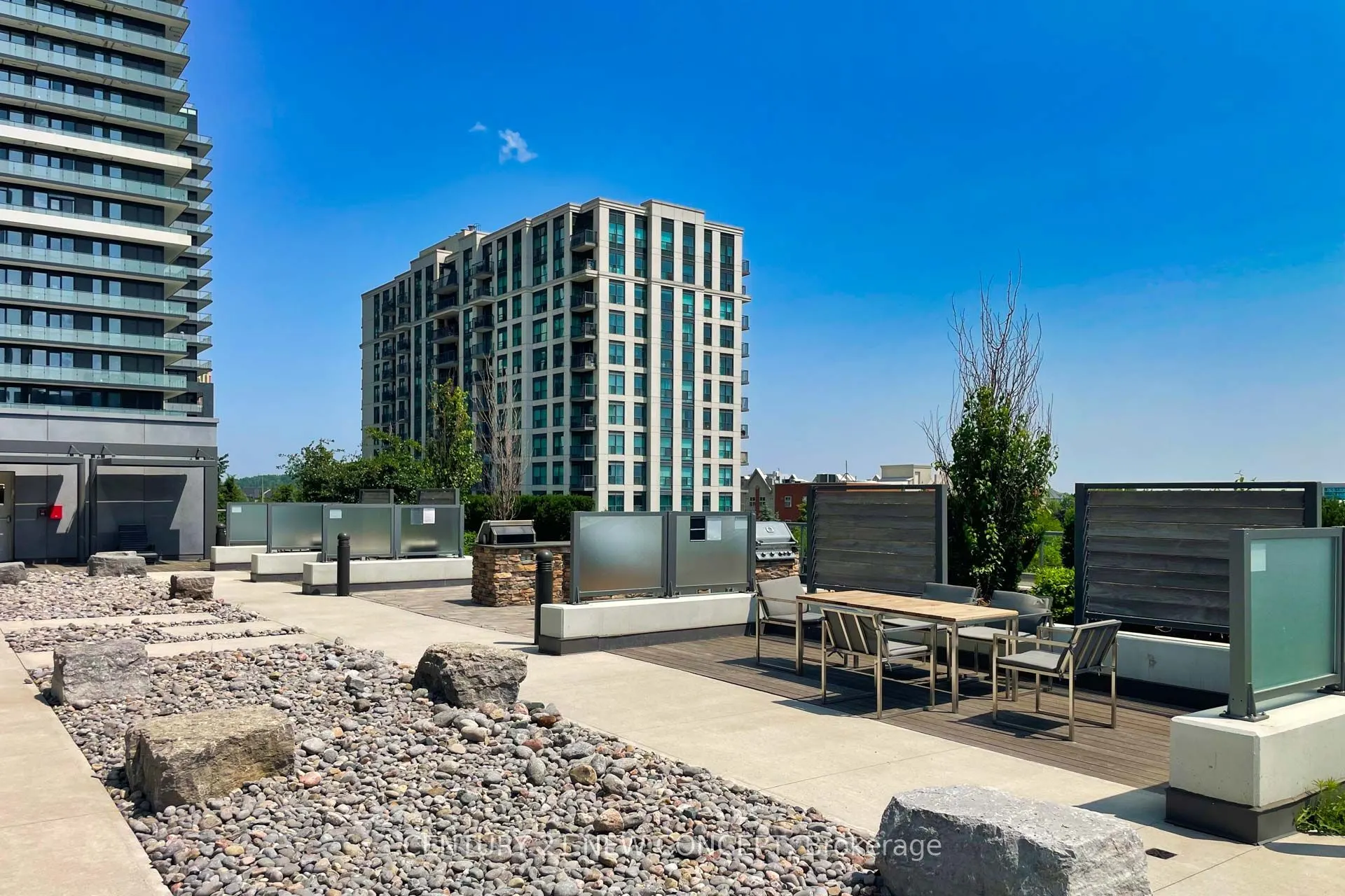 55 Oneida Crescent, #409