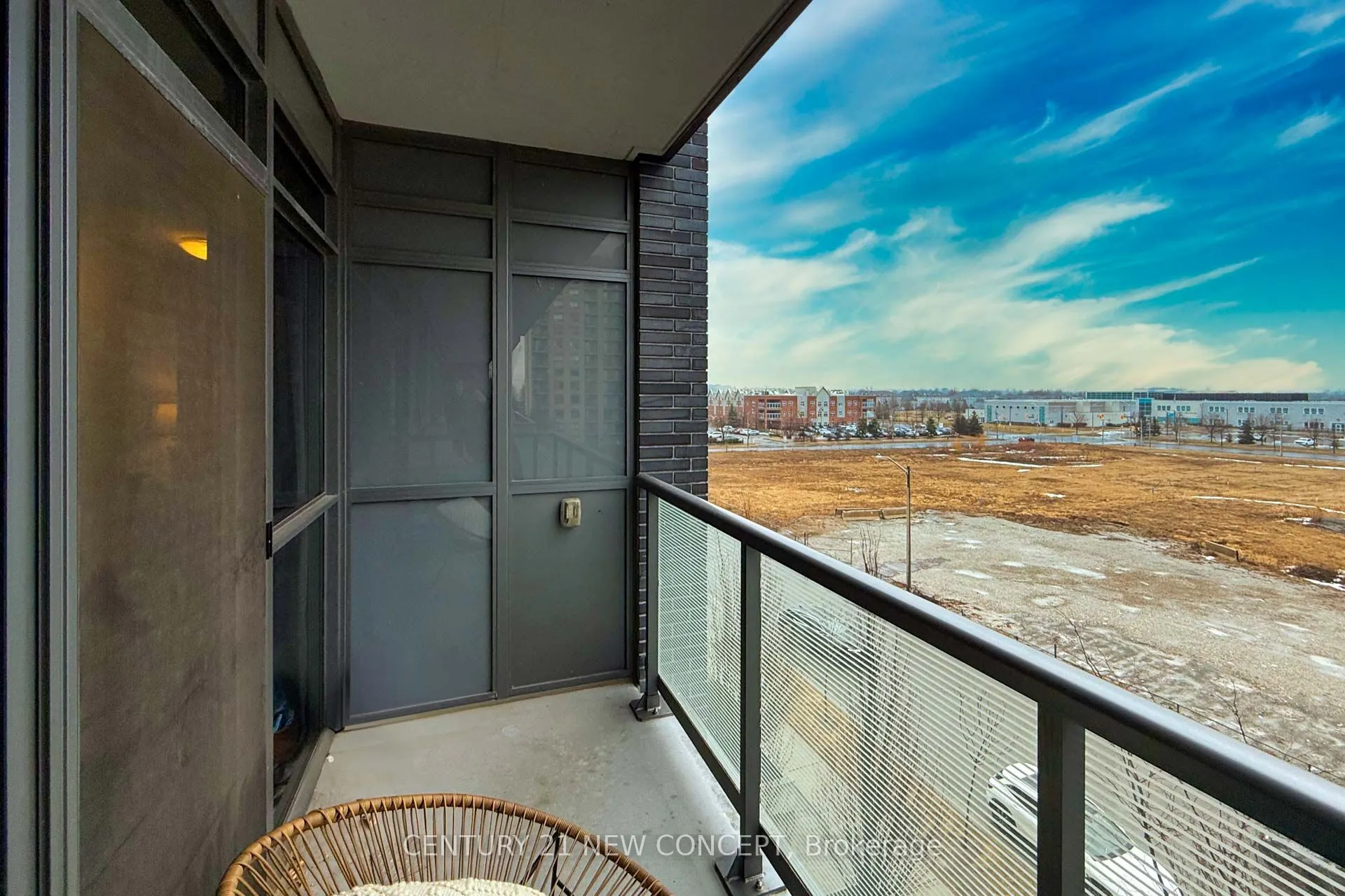 55 Oneida Crescent, #409