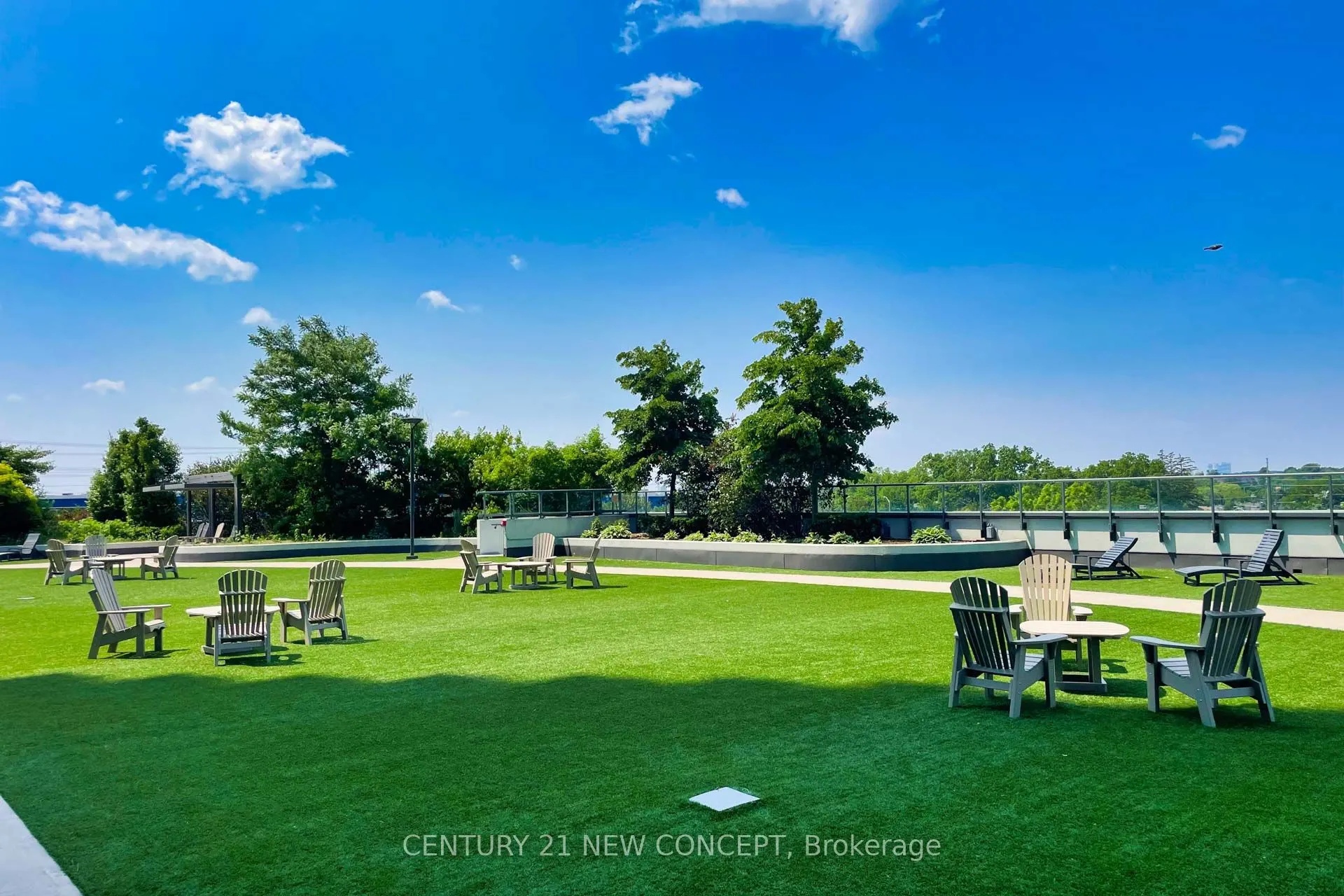 55 Oneida Crescent, #409