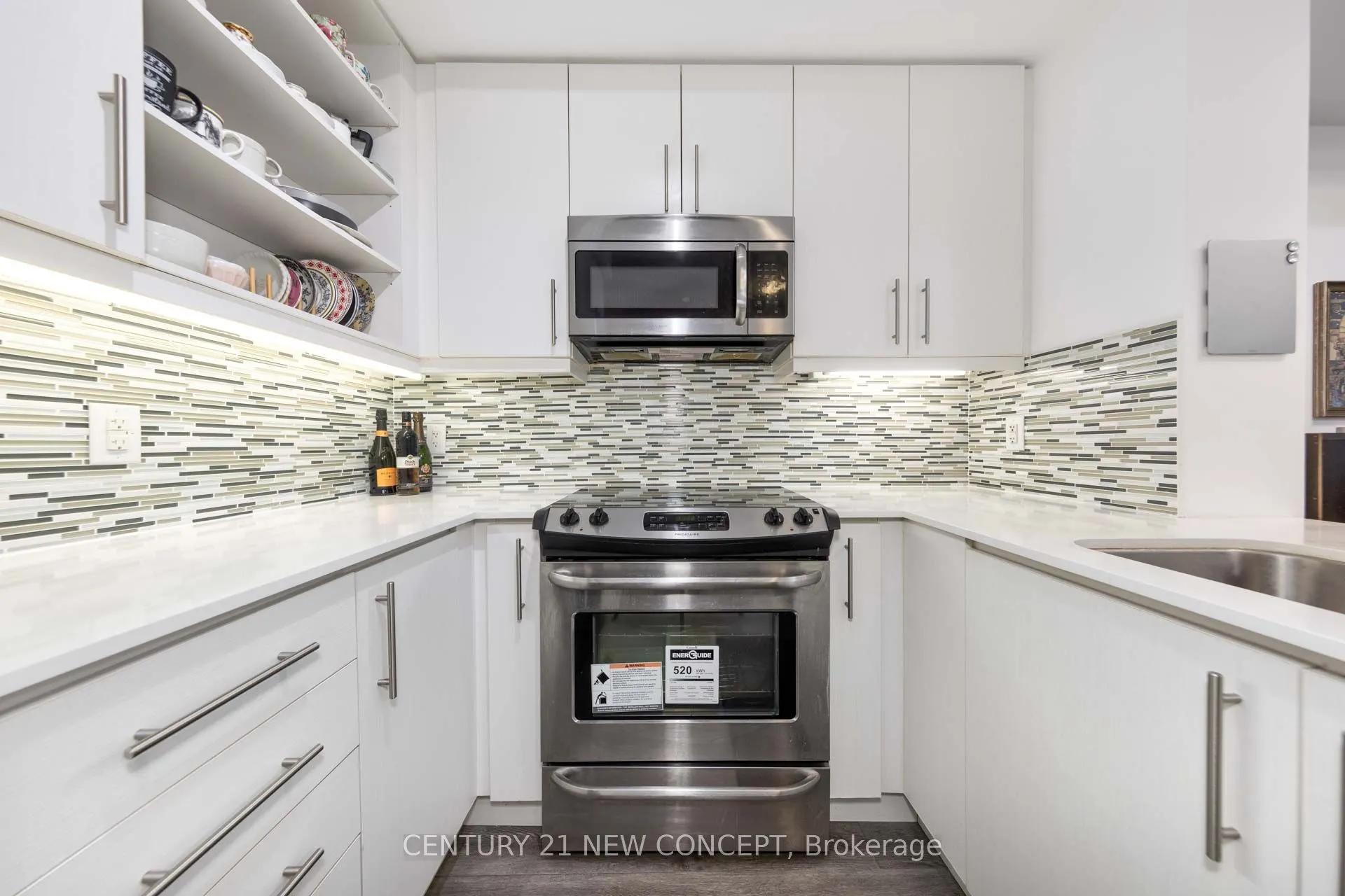 55 Oneida Crescent, #409