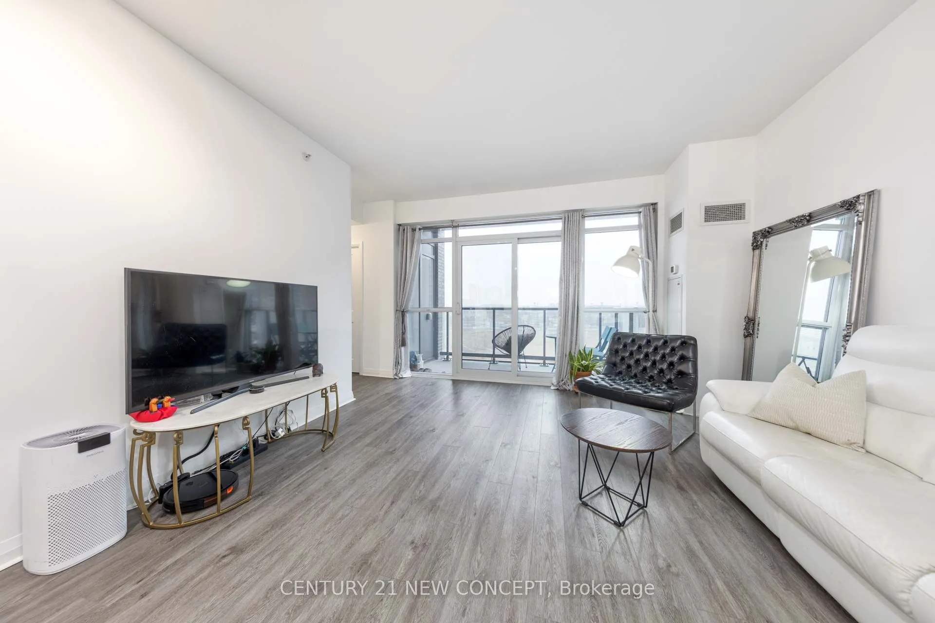 55 Oneida Crescent, #409