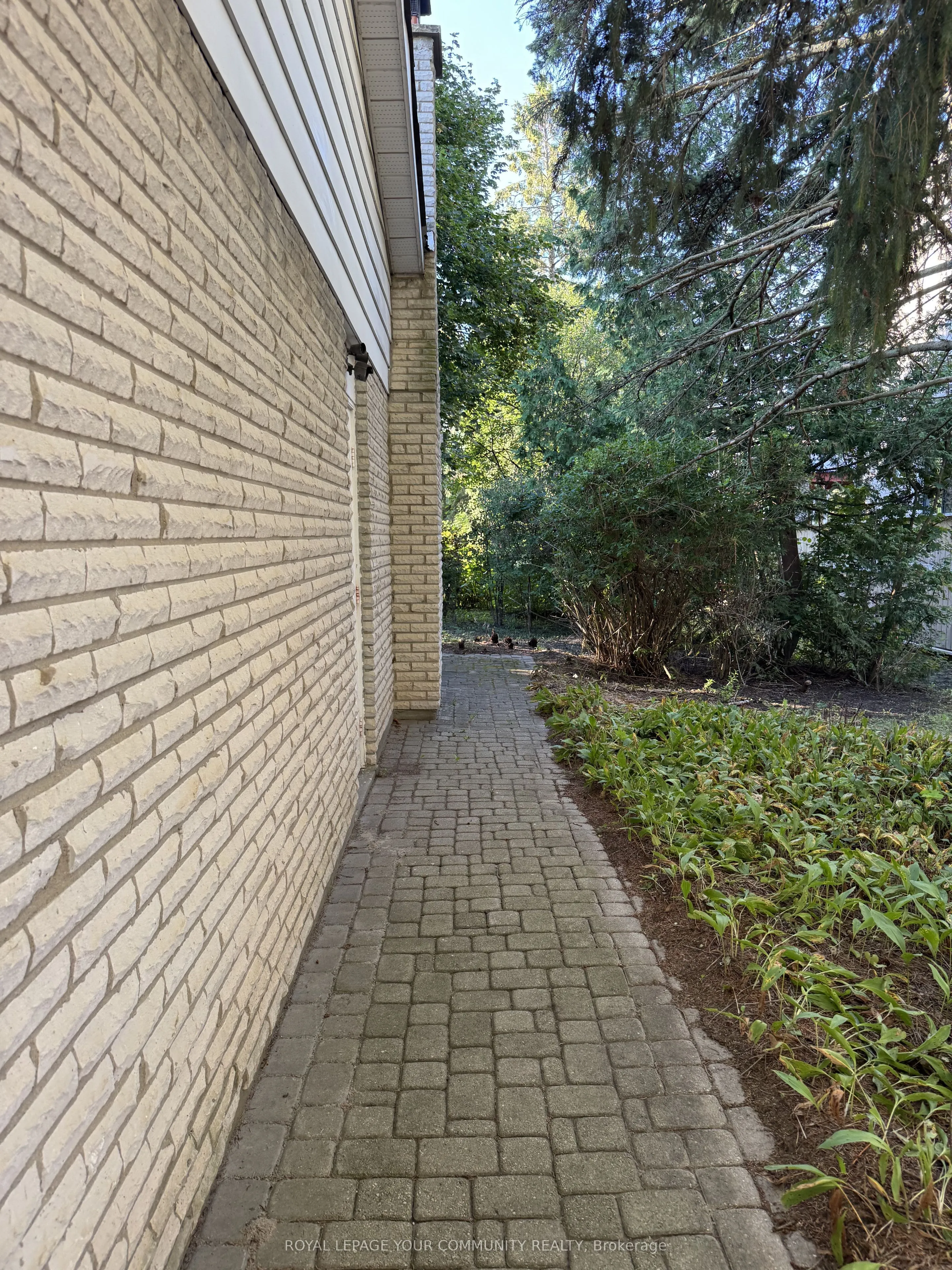 235 Banner Lane