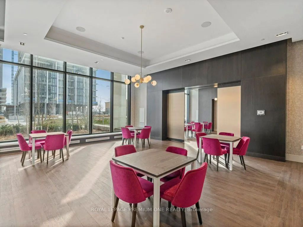 9000 Jane Street, #1520