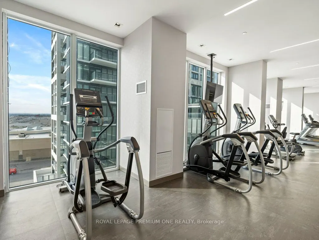 9000 Jane Street, #1520