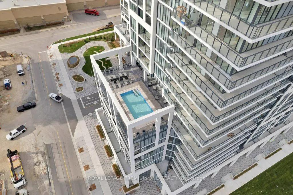 9000 Jane Street, #1520