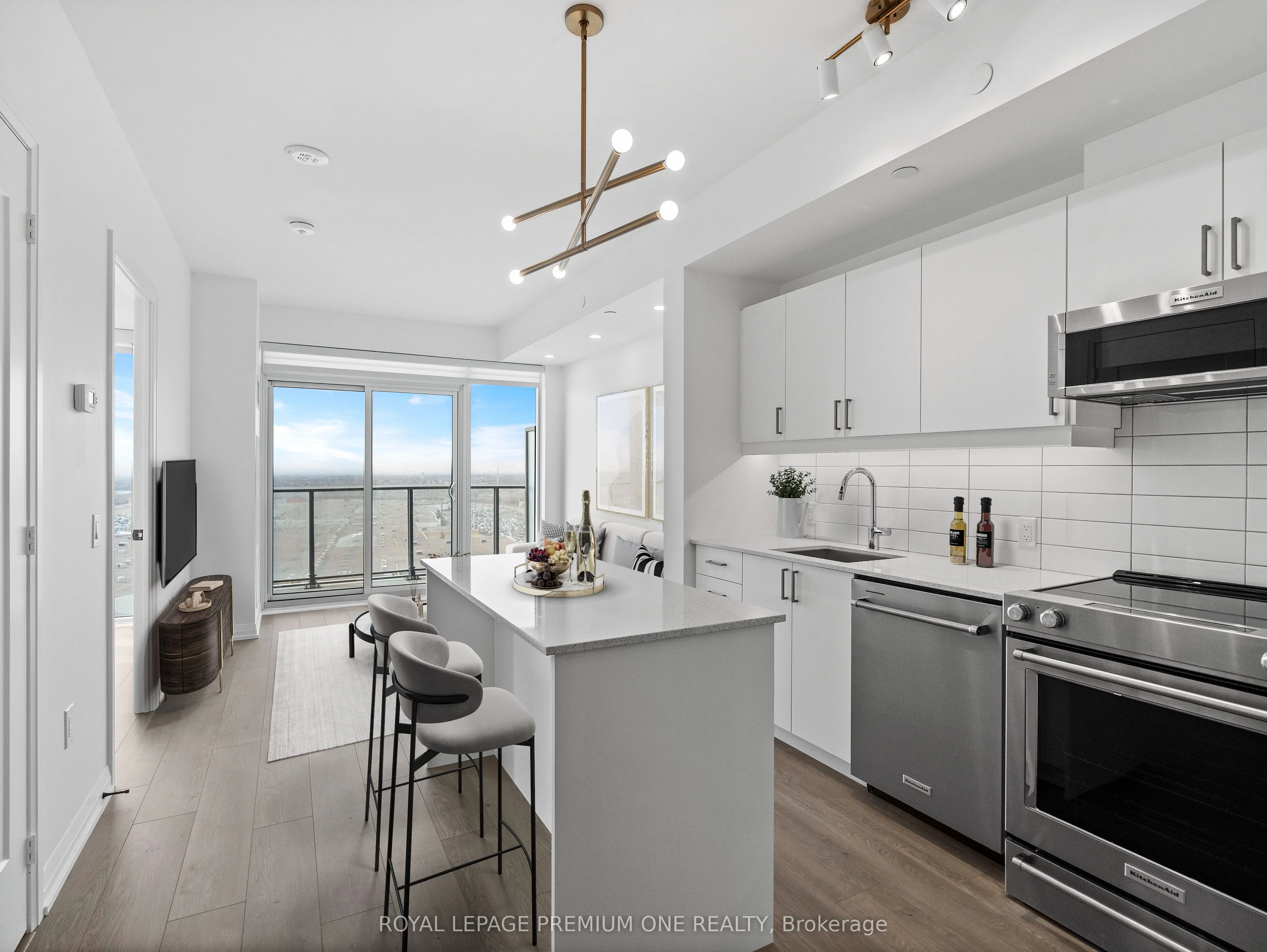 9000 Jane Street, #1520