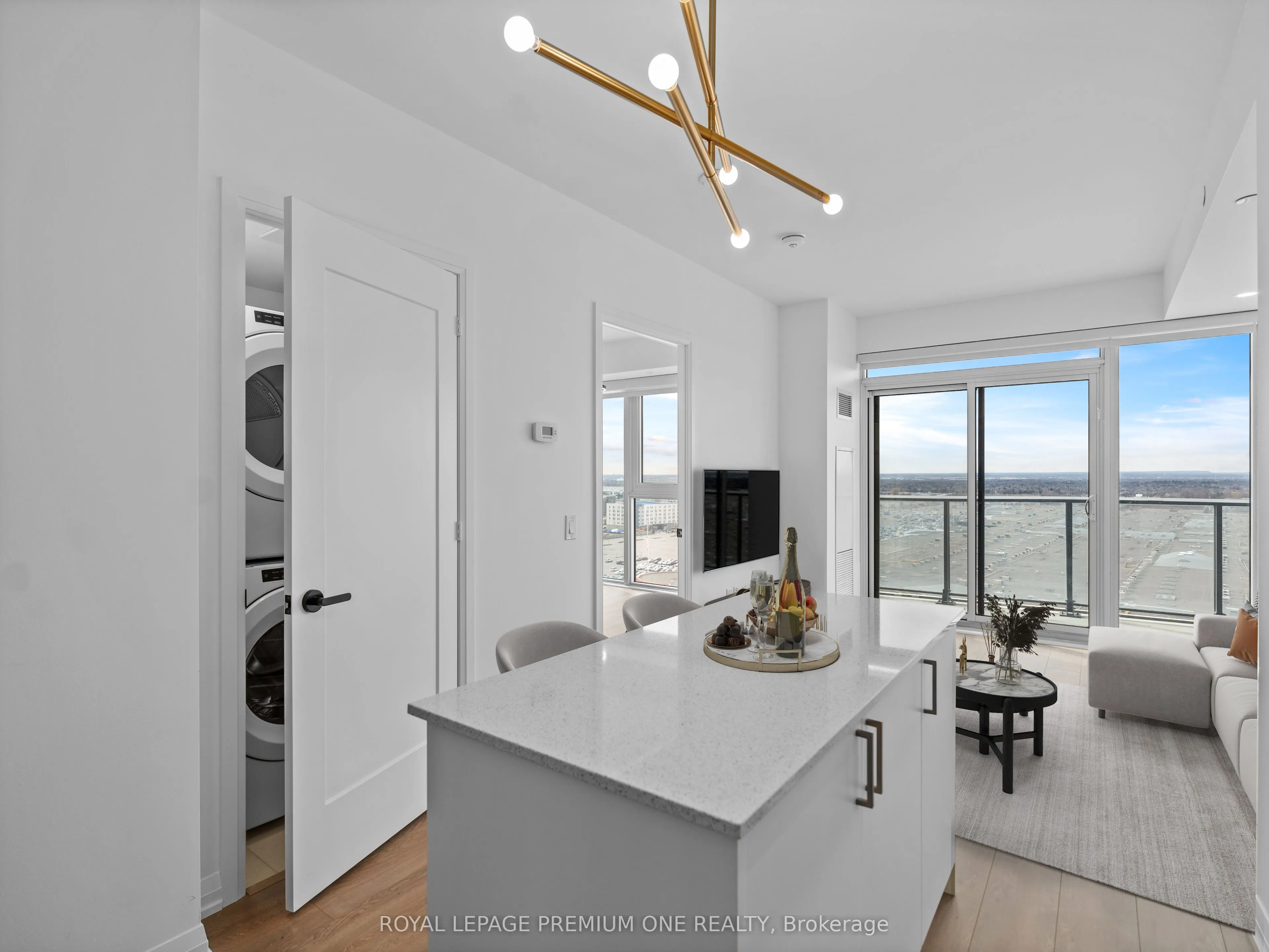 9000 Jane Street, #1520