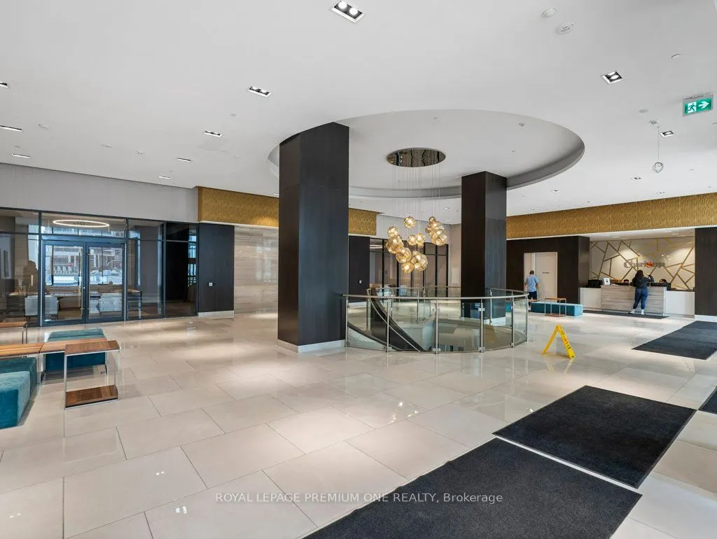 9000 Jane Street, #1520