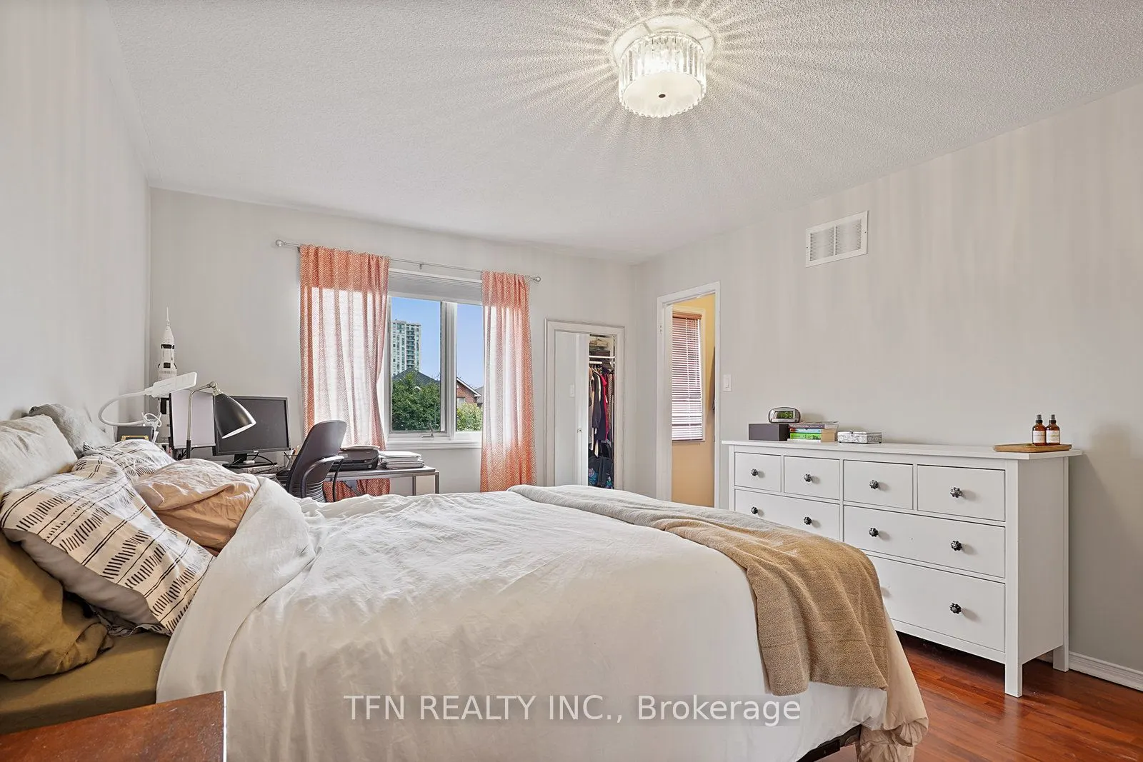 86 Thornbrook Court