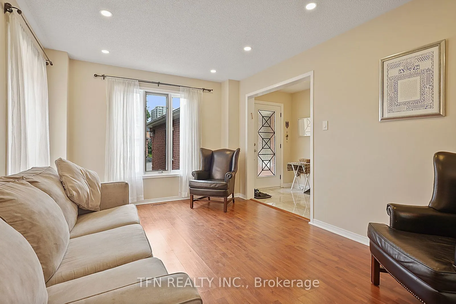 86 Thornbrook Court