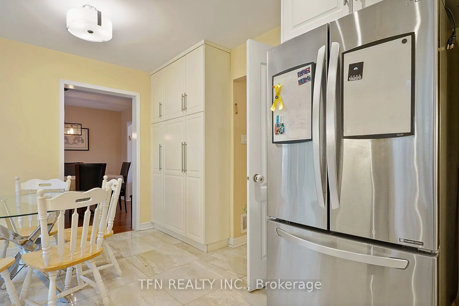 86 Thornbrook Court