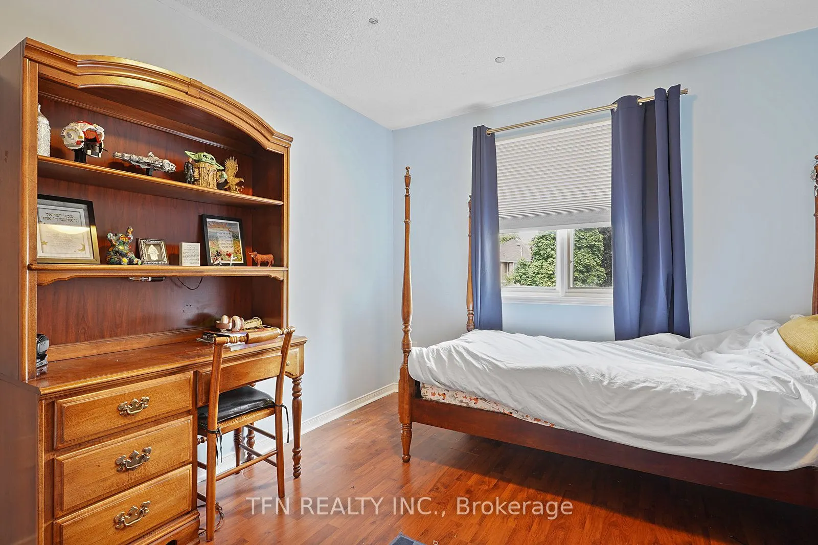86 Thornbrook Court