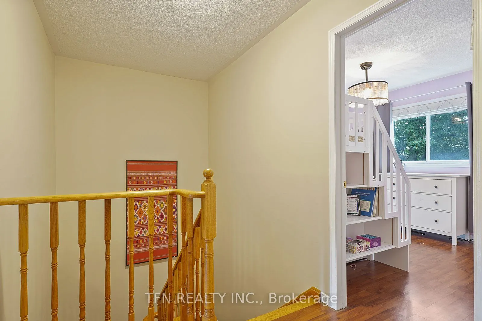 86 Thornbrook Court