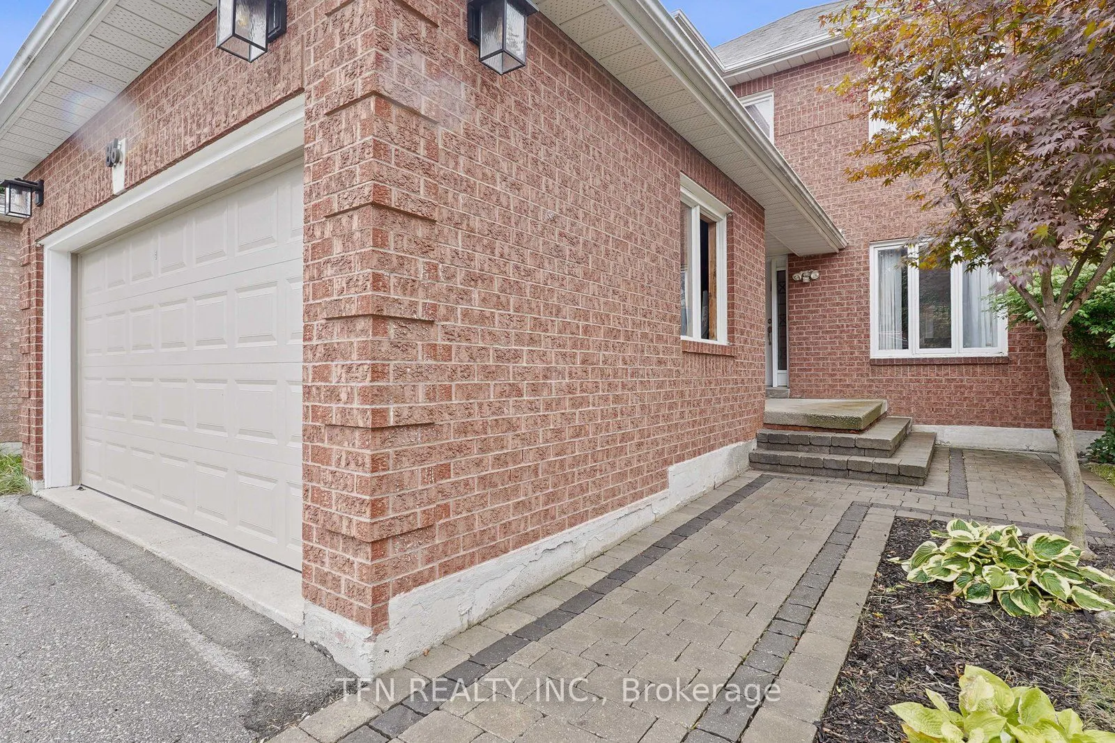 86 Thornbrook Court
