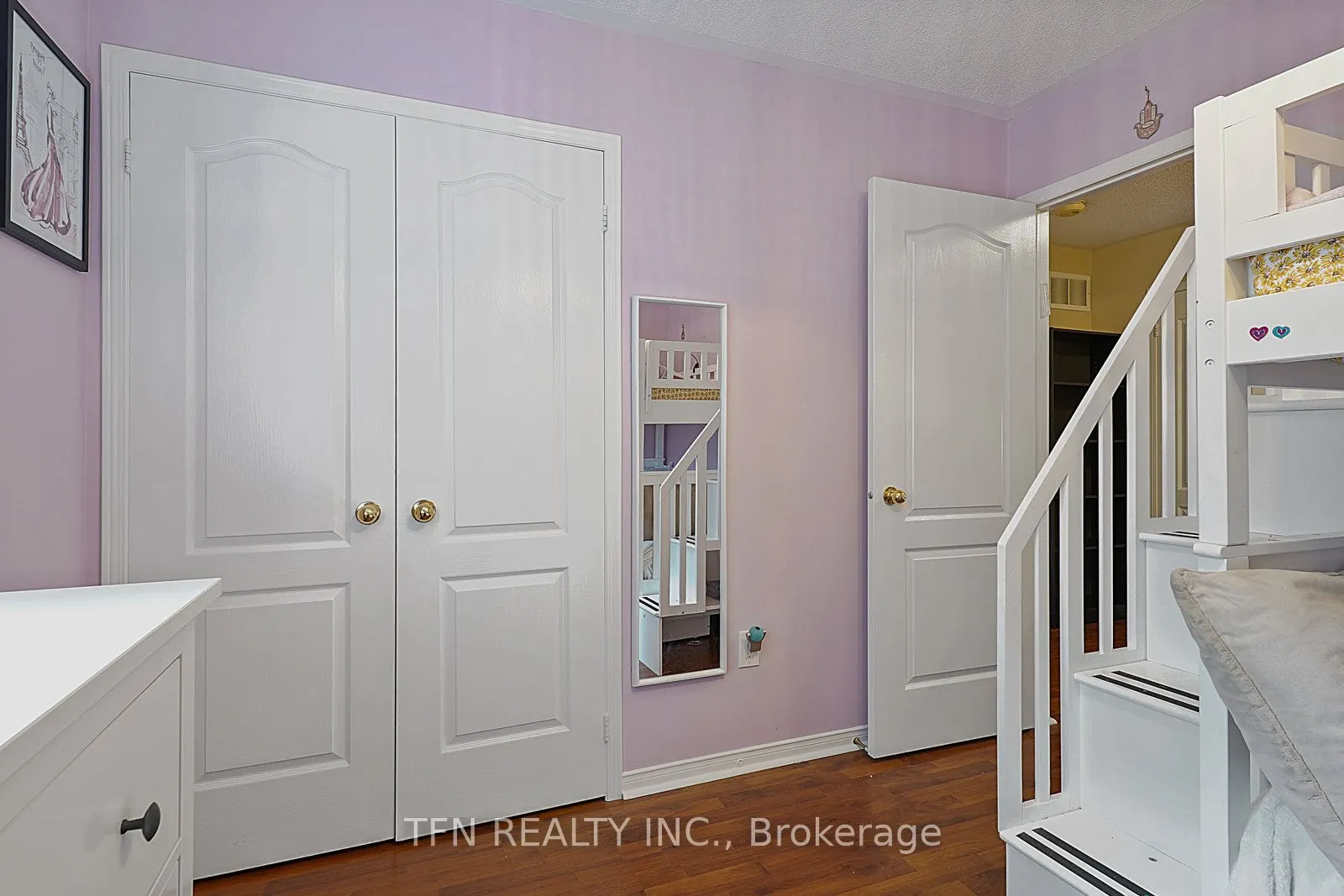 86 Thornbrook Court