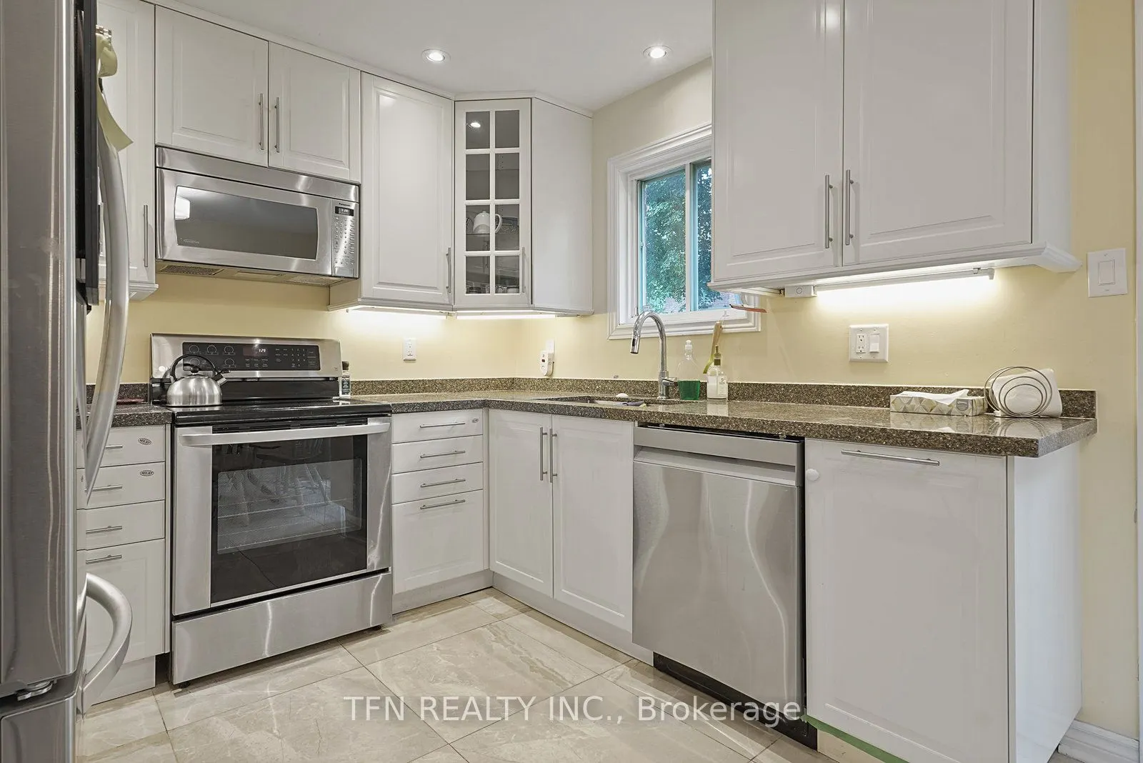 86 Thornbrook Court