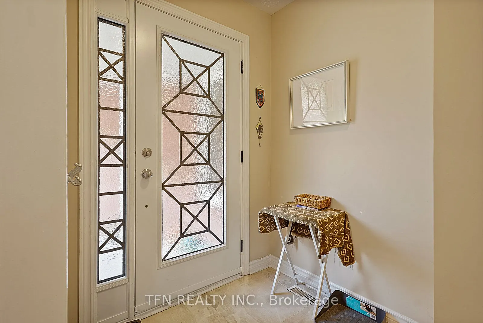 86 Thornbrook Court