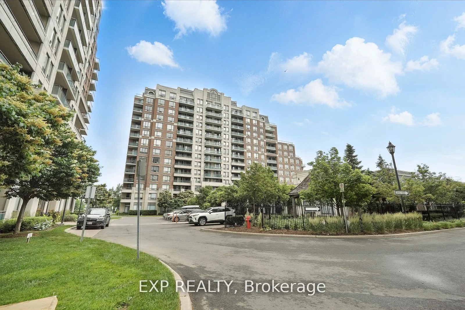 350 Red Maple Road, #505