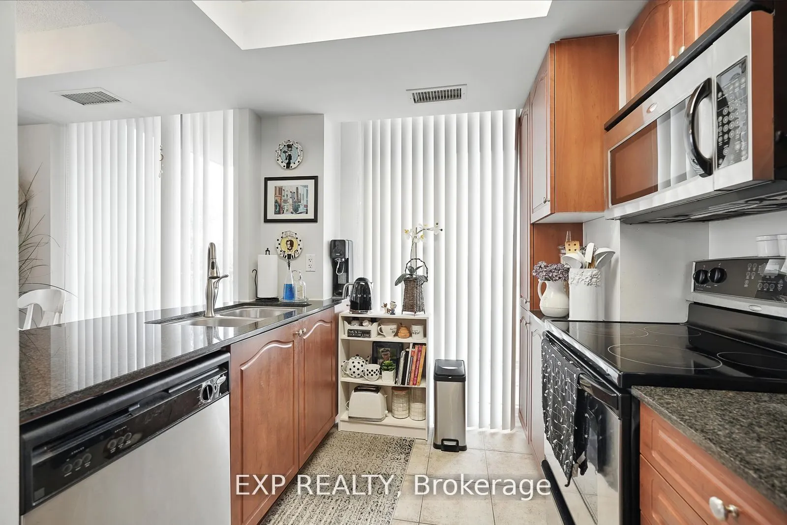 350 Red Maple Road, #505