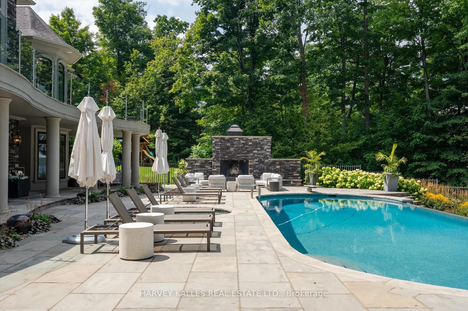 1562 Ladywood Way