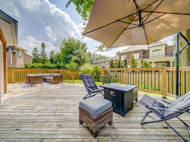 220 Olde Bayview Avenue