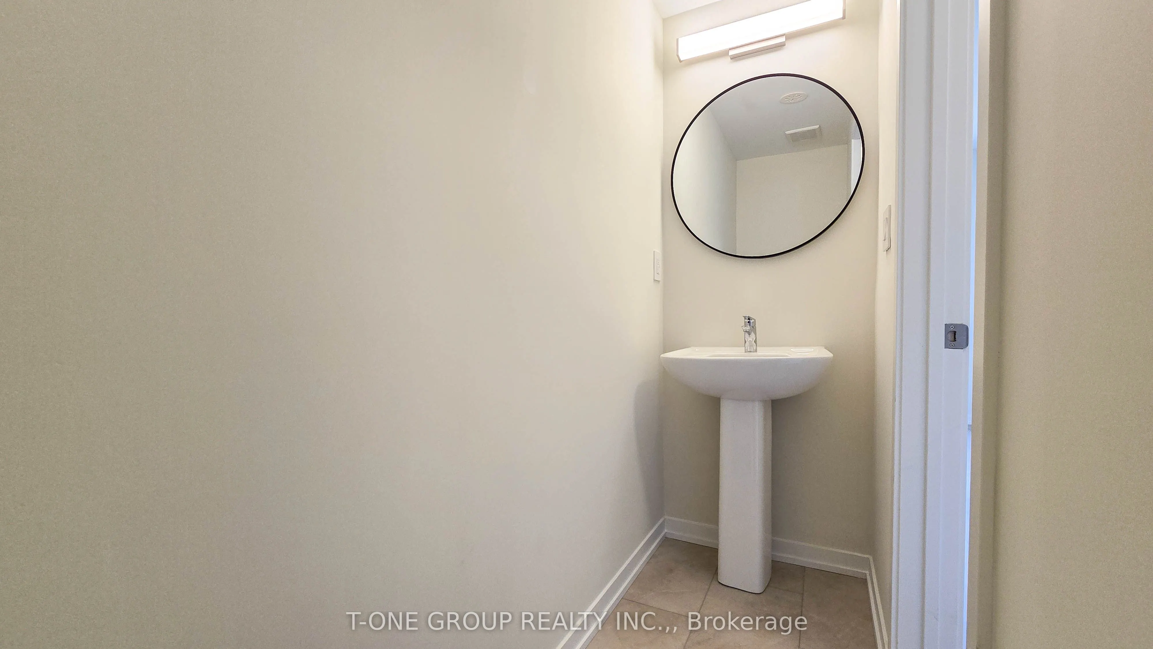 82 Matawin Lane, #27