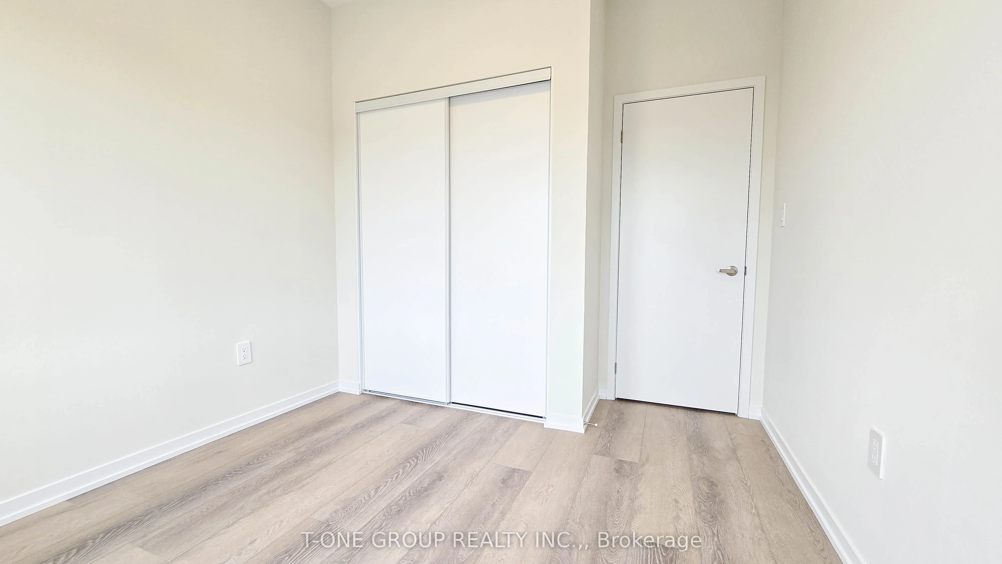 82 Matawin Lane, #27