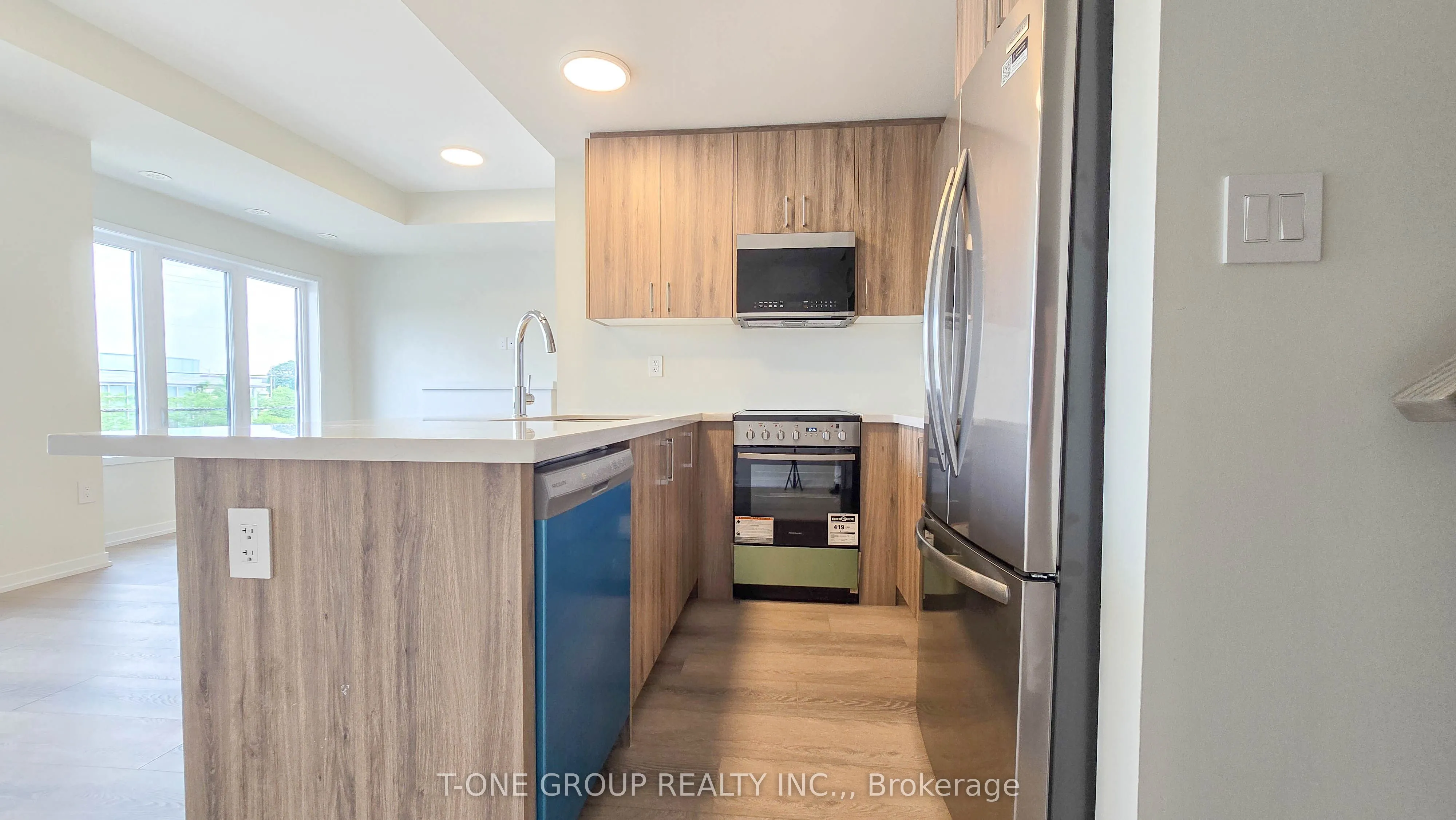 82 Matawin Lane, #27