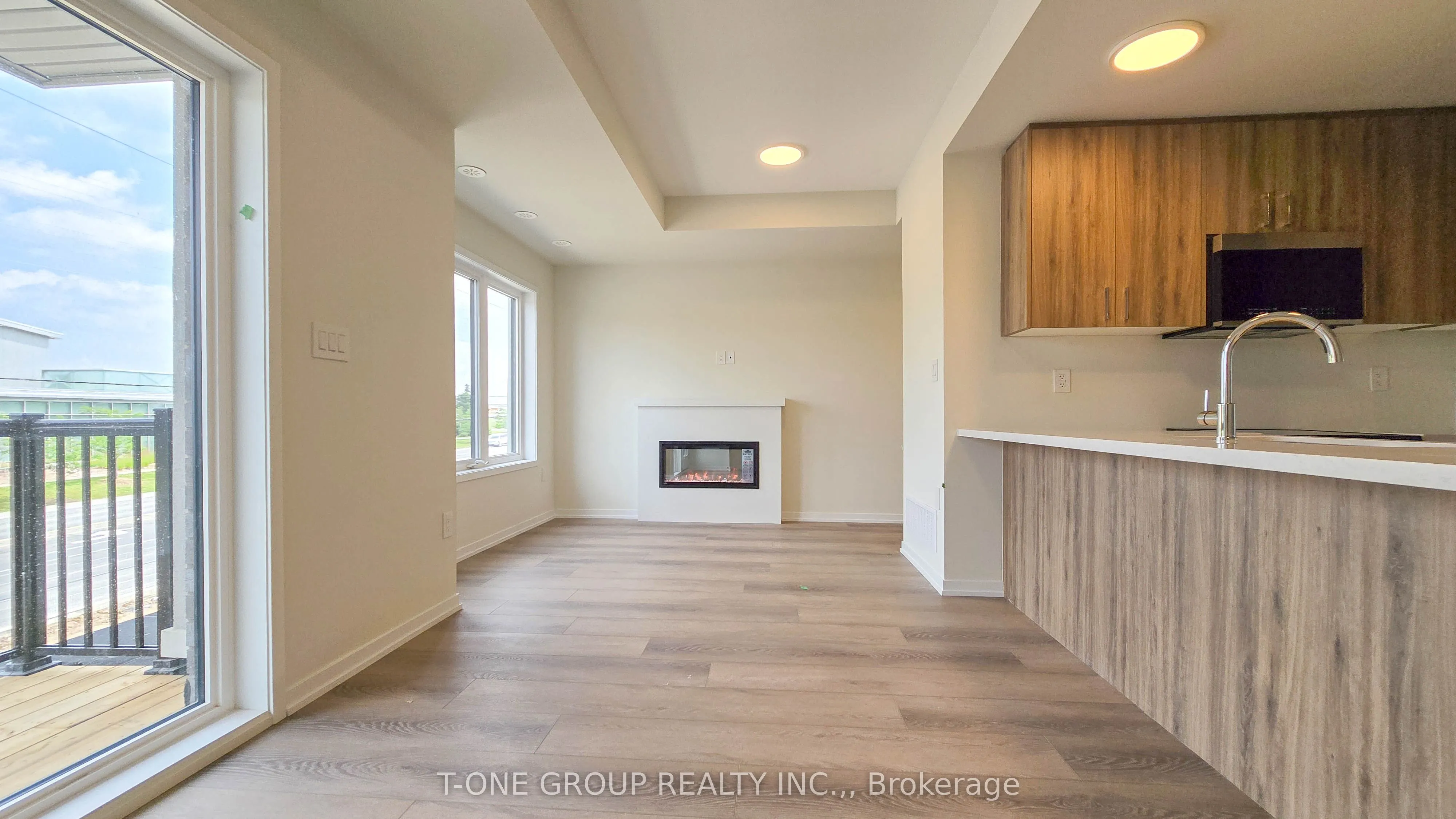 82 Matawin Lane, #27