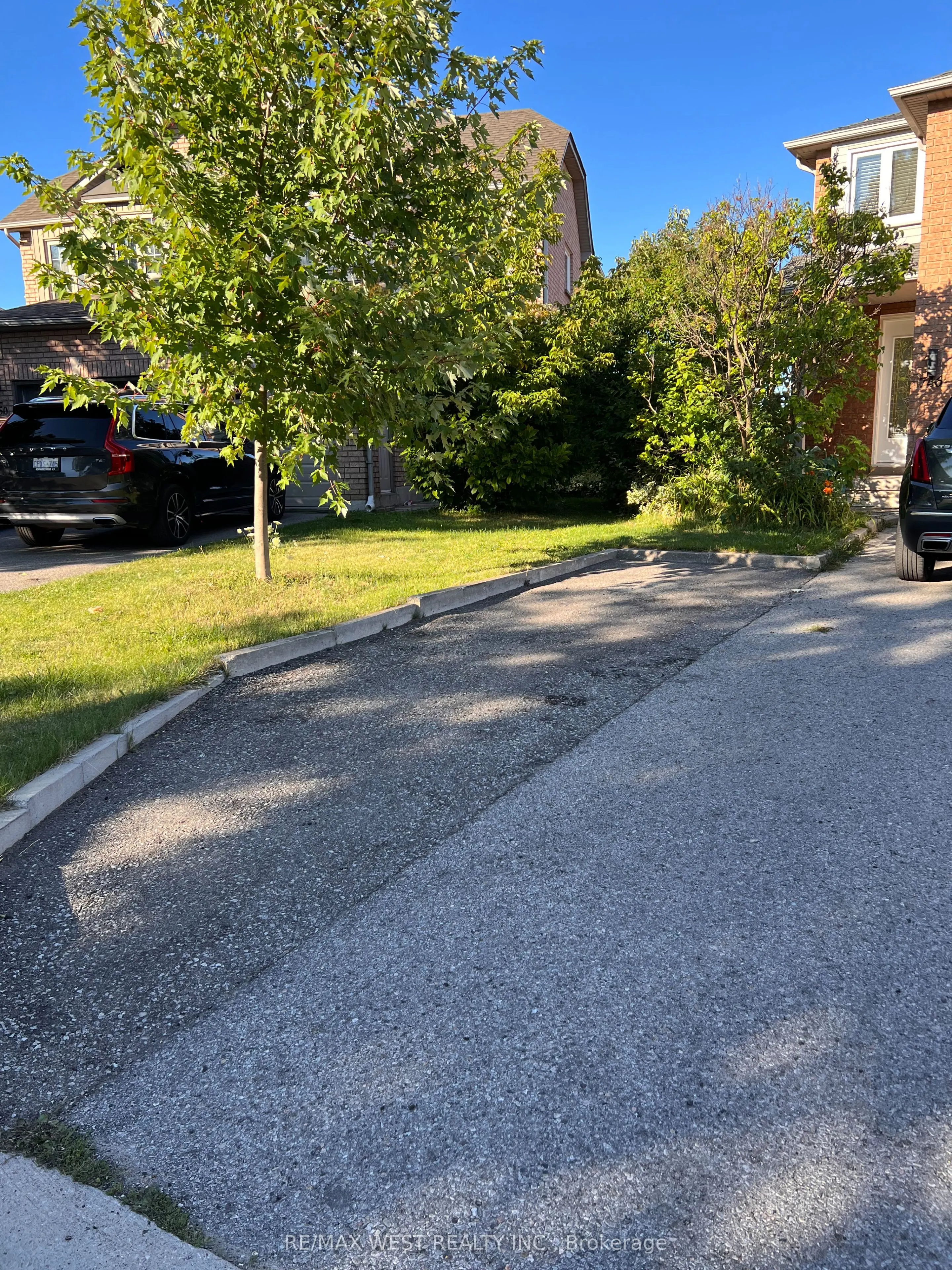 746 Walpole Crescent, #Bsmt
