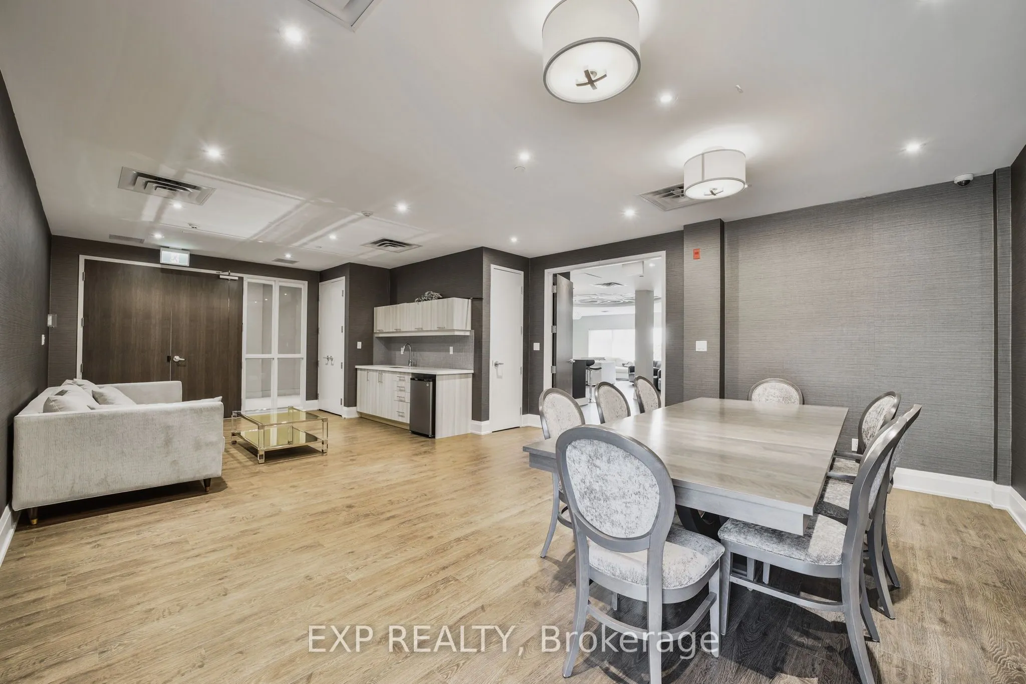 15277 Yonge Street, #602A
