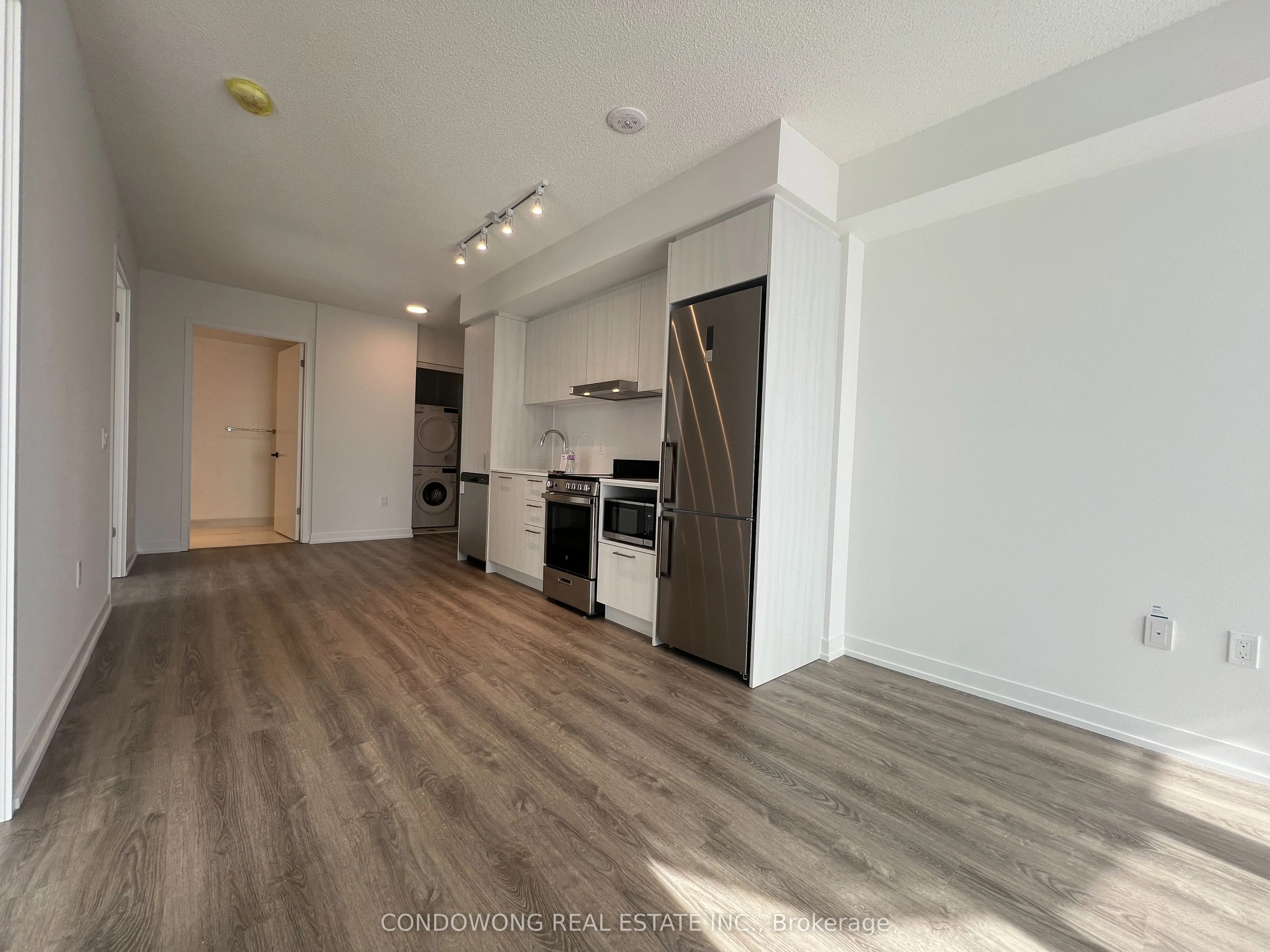 195 Commerce Street, #4006