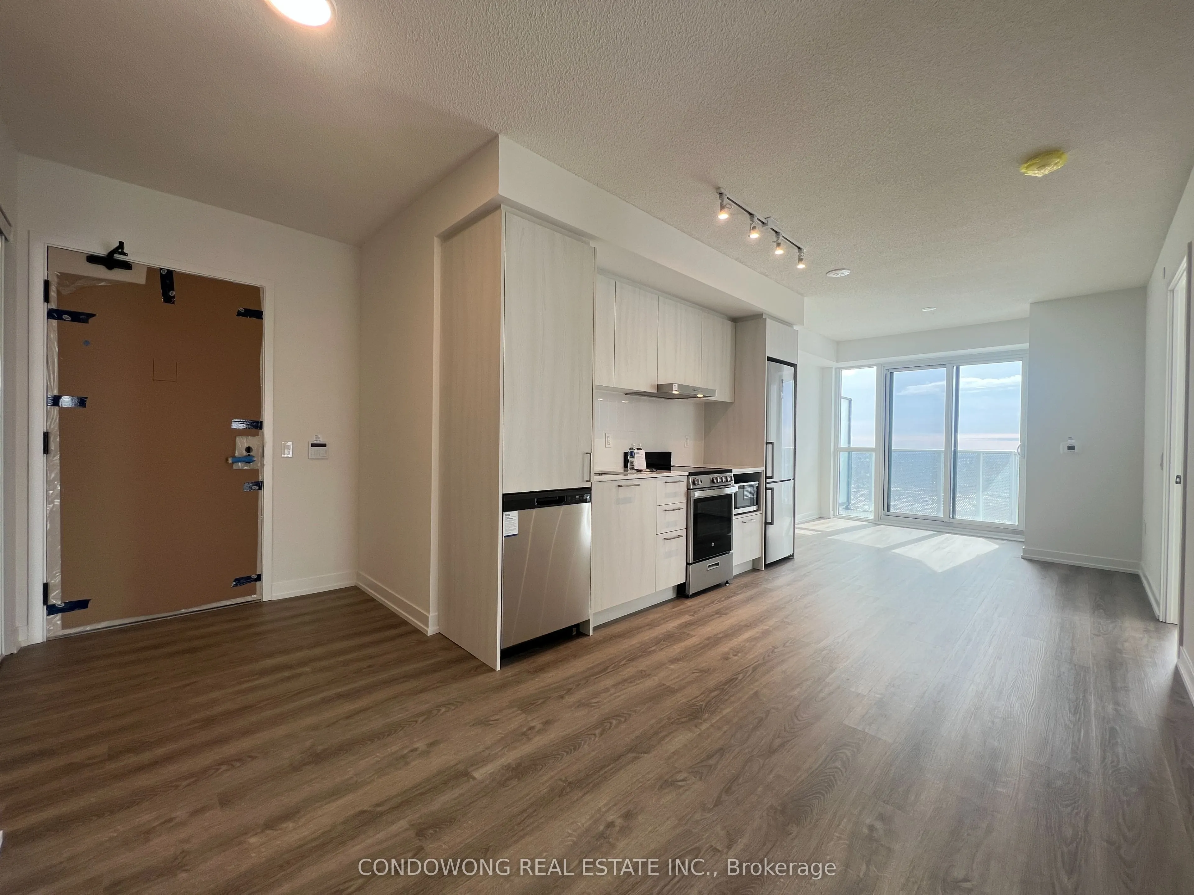 195 Commerce Street, #4006