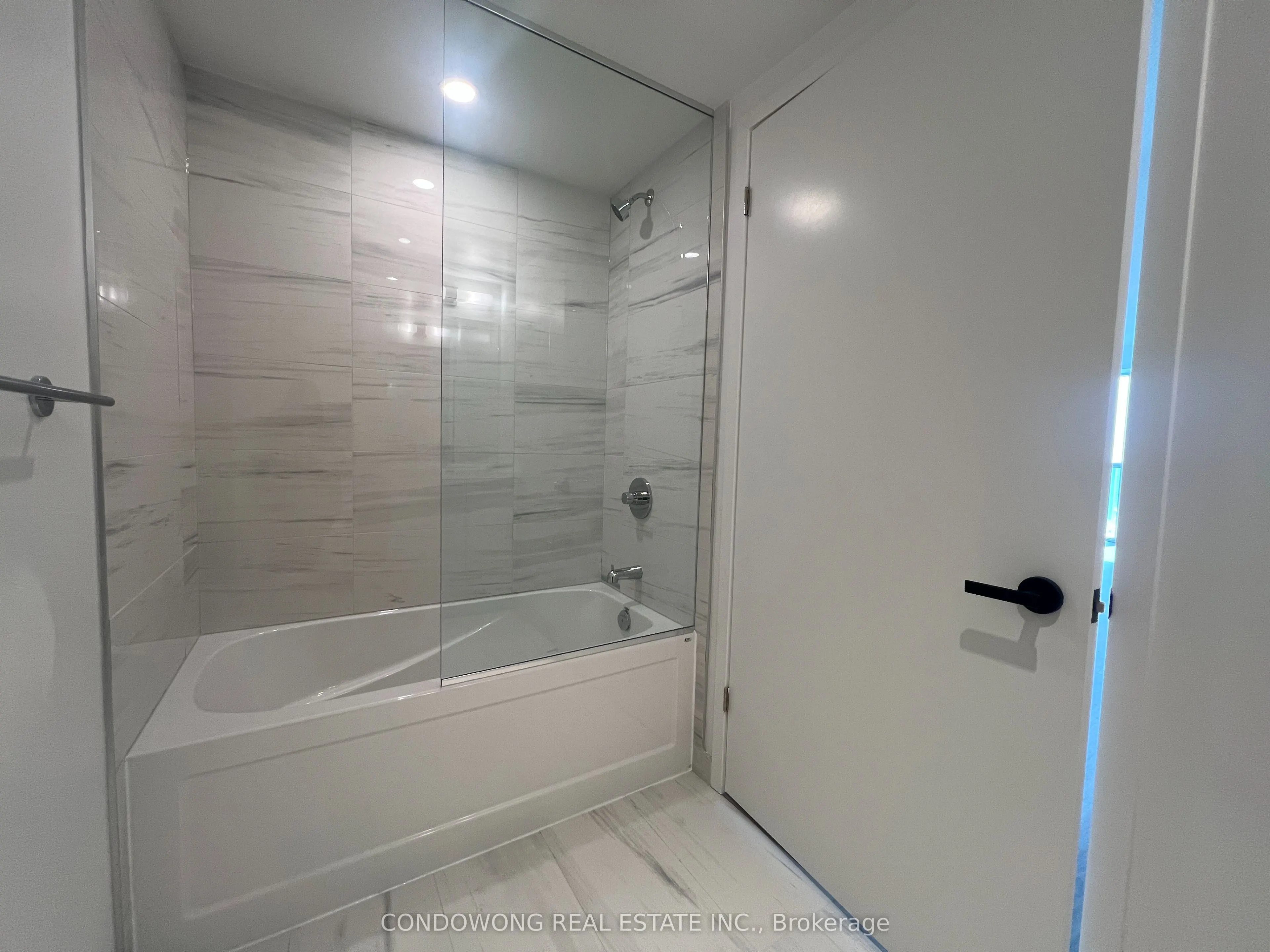 195 Commerce Street, #4006