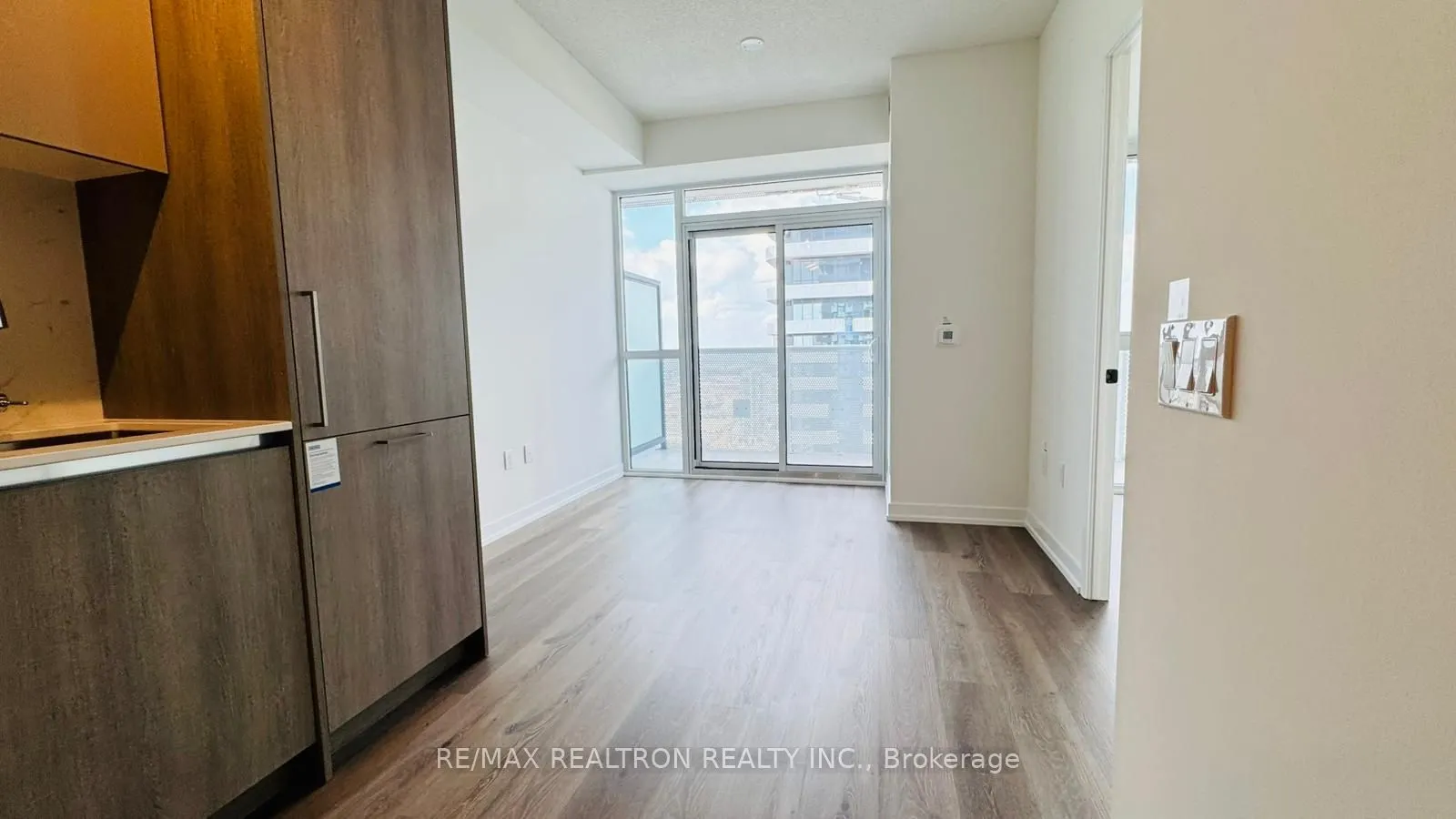 225 Commerce Street, #6015
