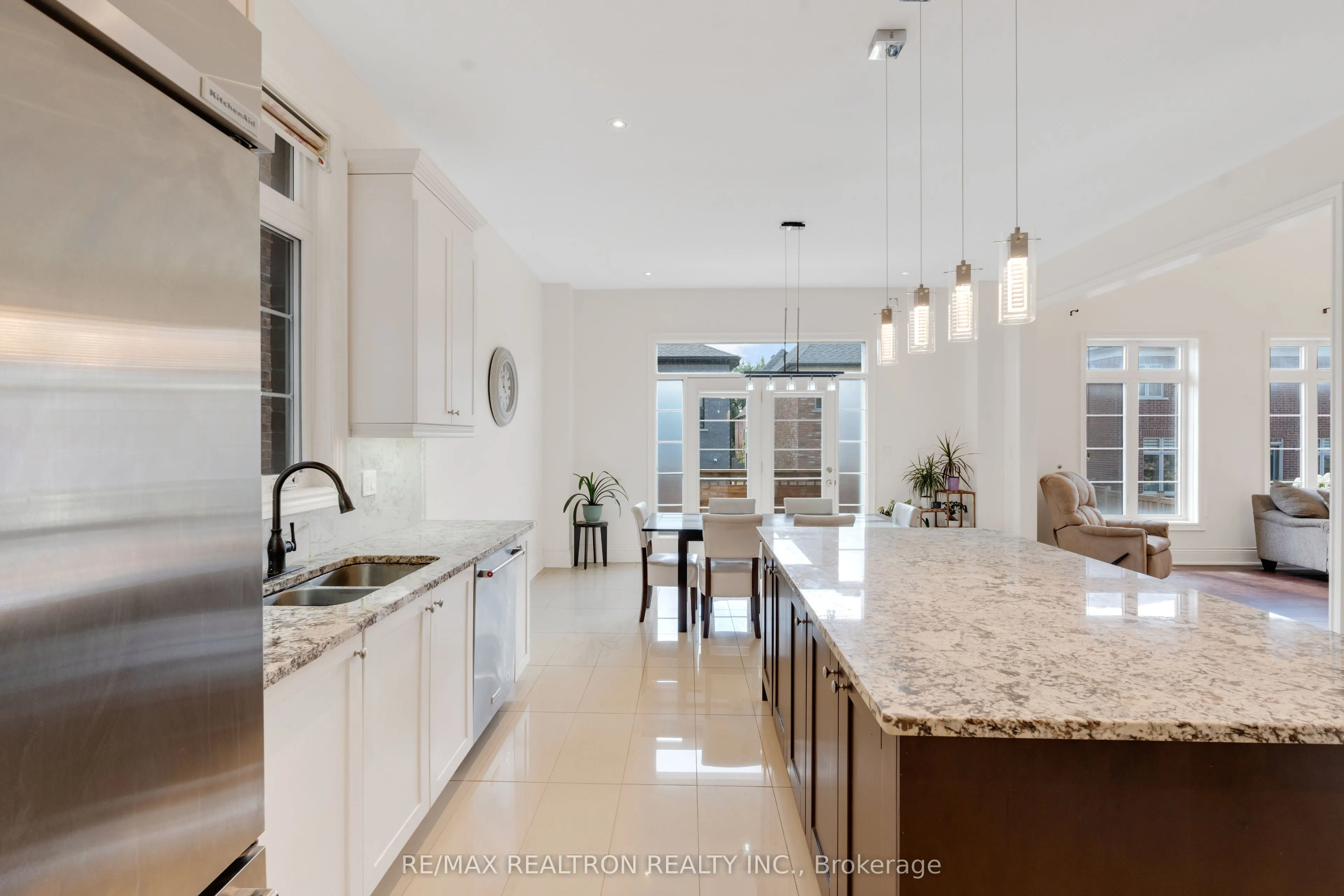 7 Aspy Court