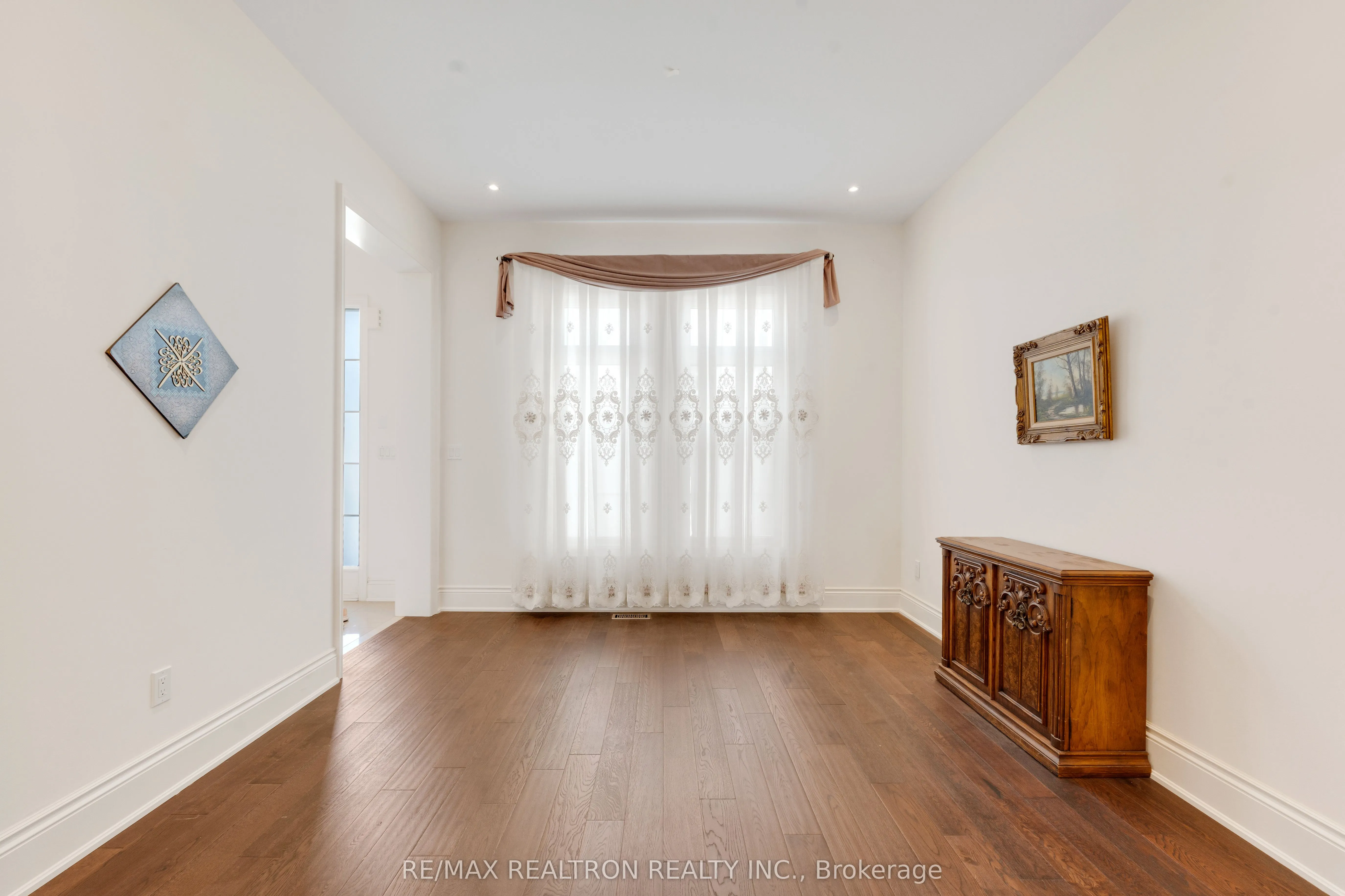 7 Aspy Court