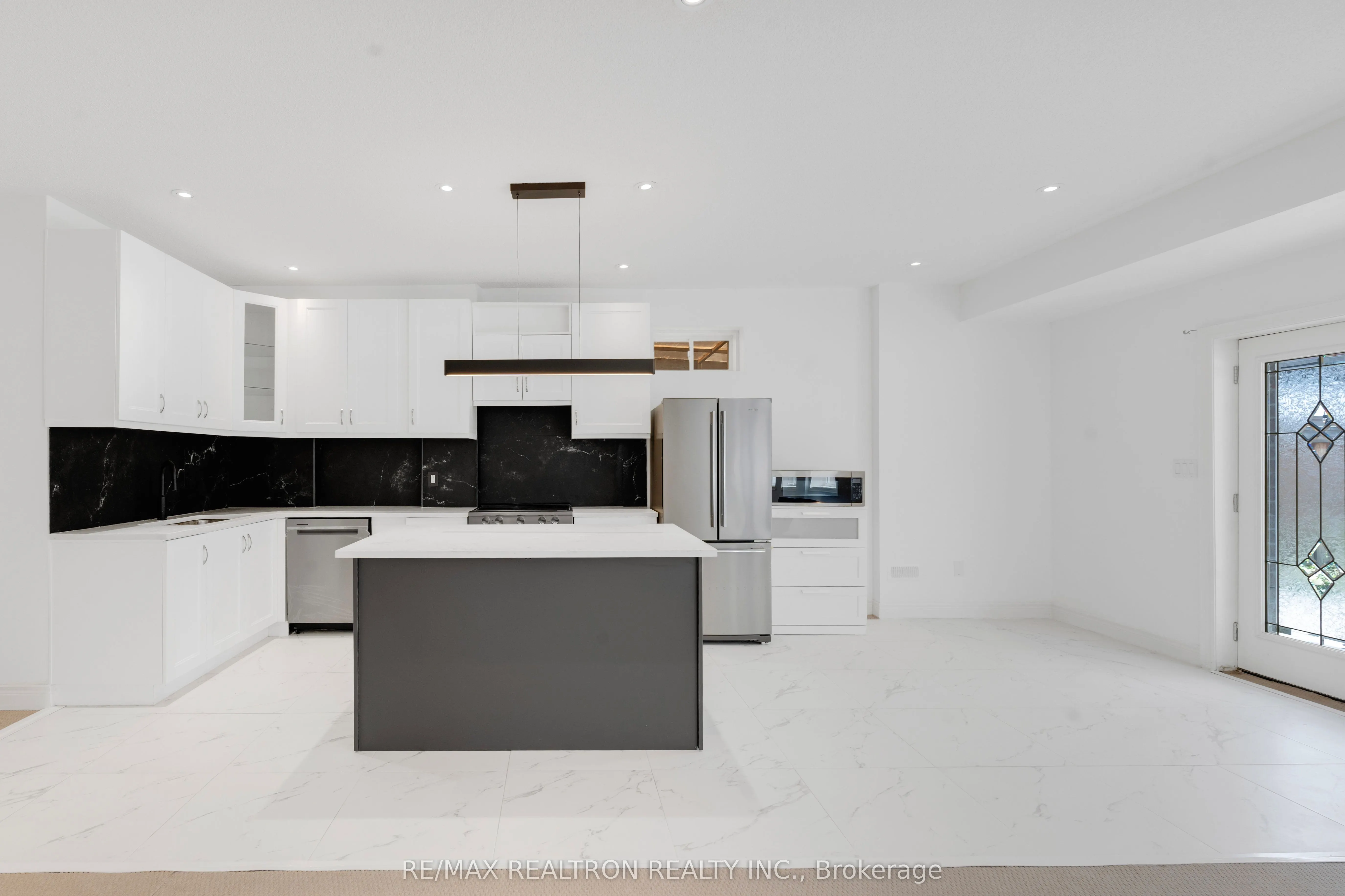 7 Aspy Court
