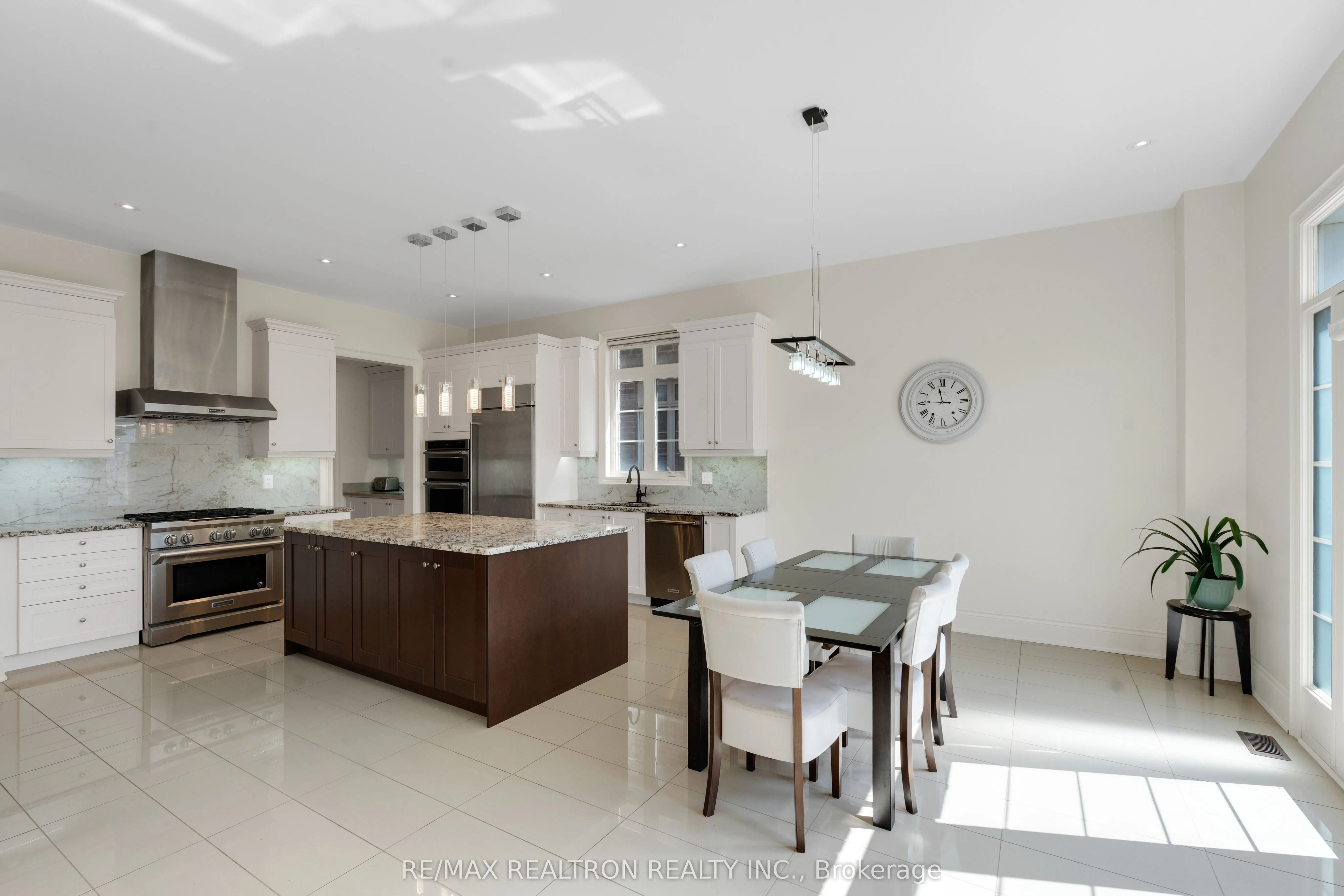 7 Aspy Court