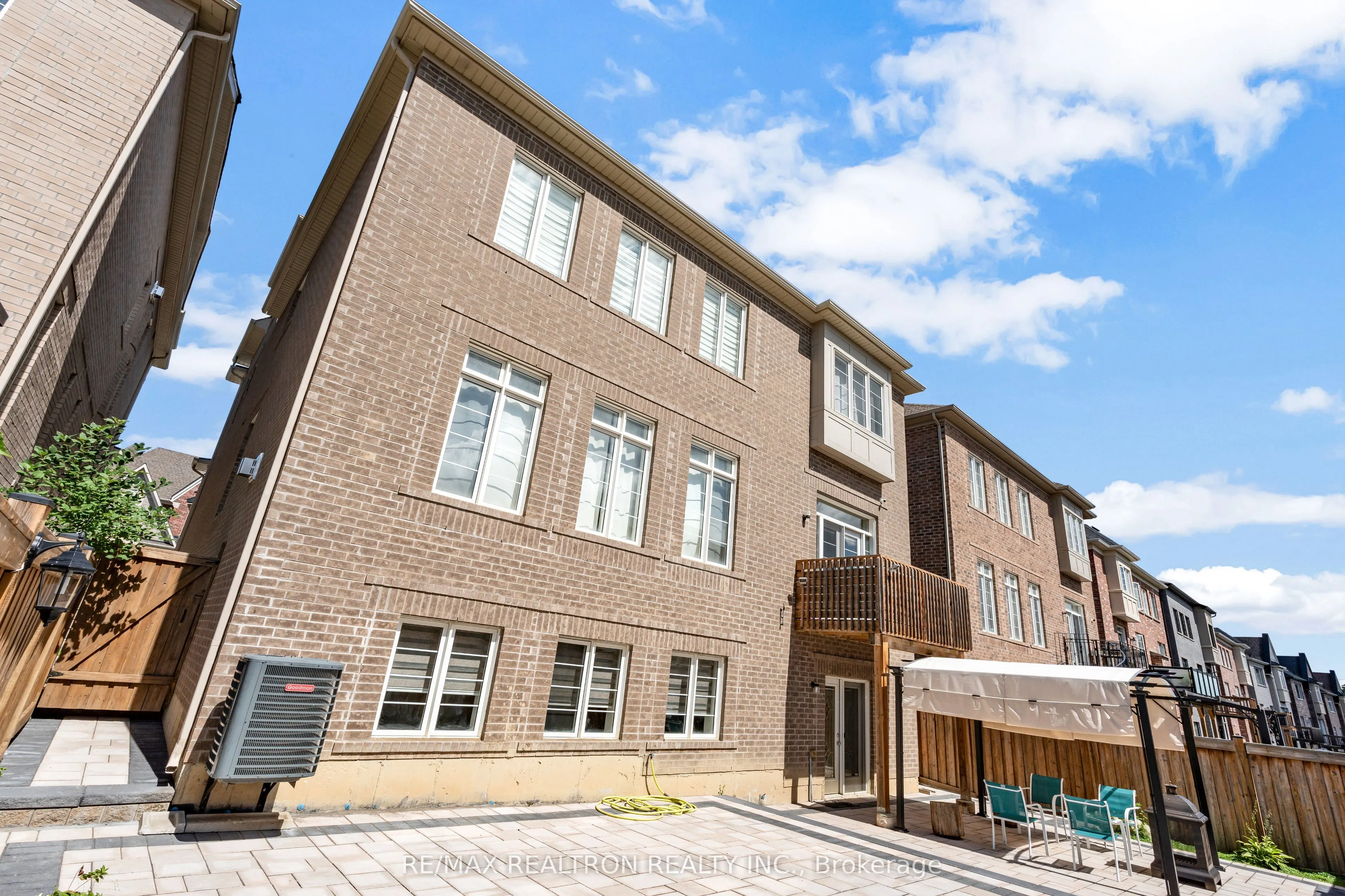7 Aspy Court