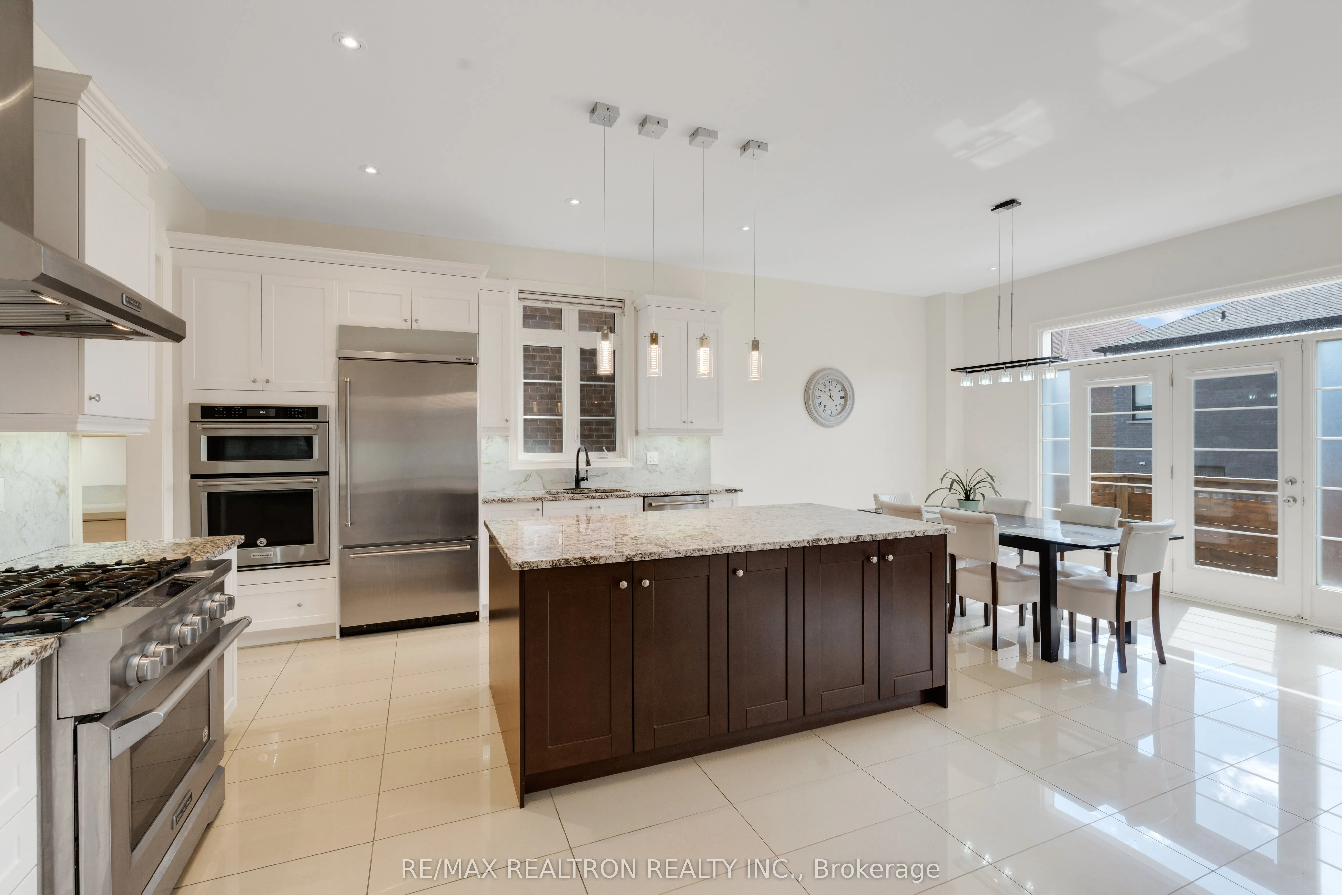 7 Aspy Court