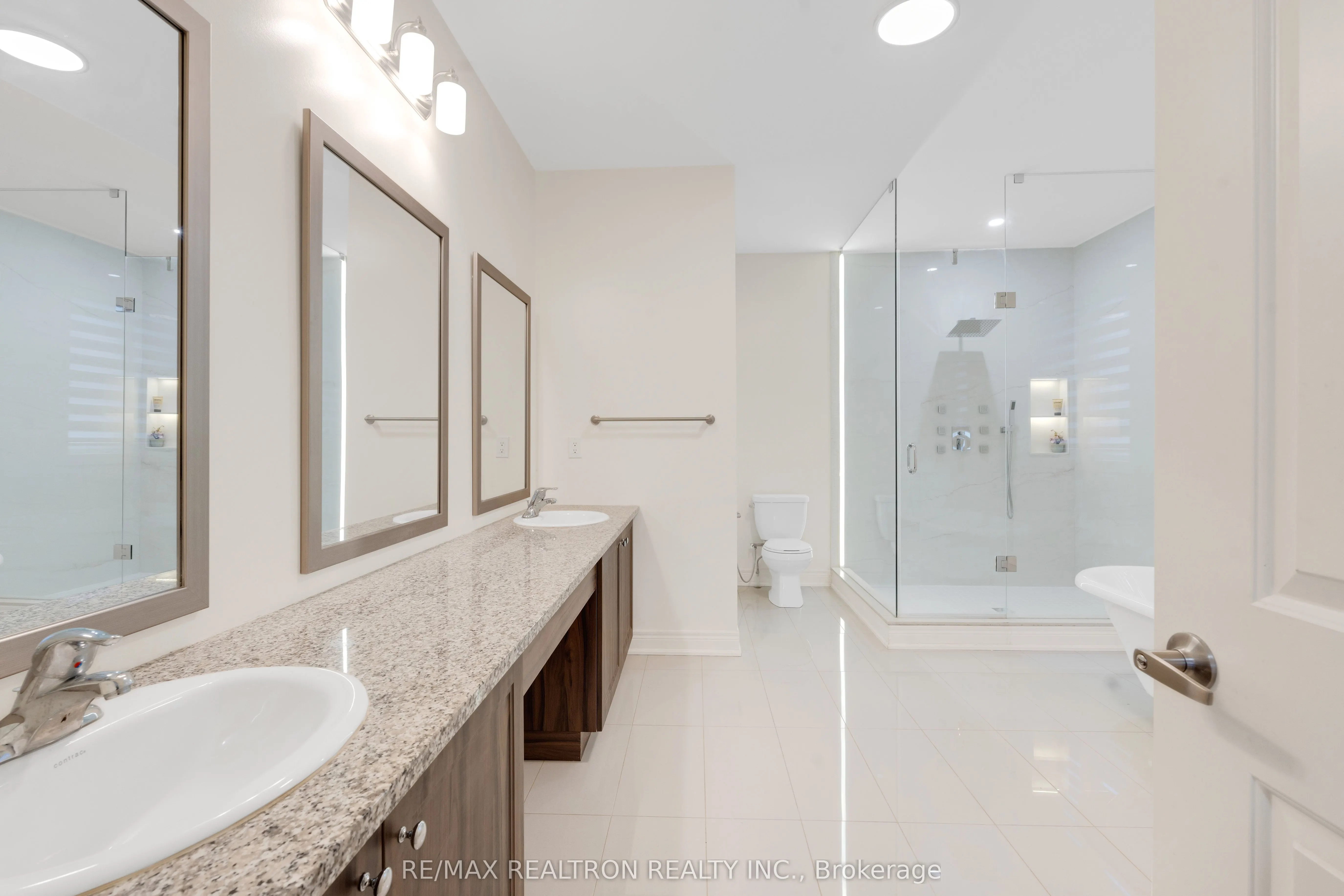 7 Aspy Court