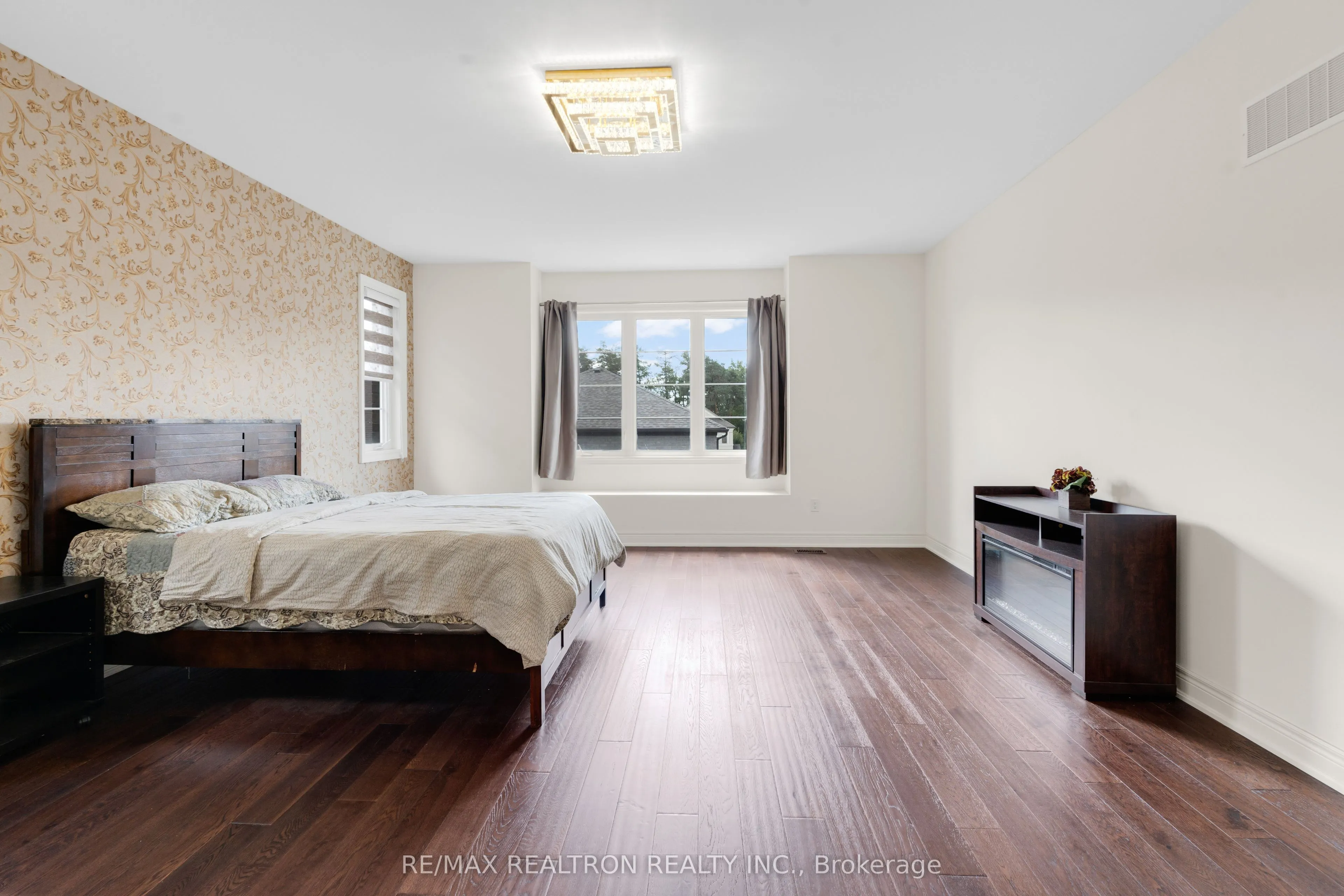 7 Aspy Court