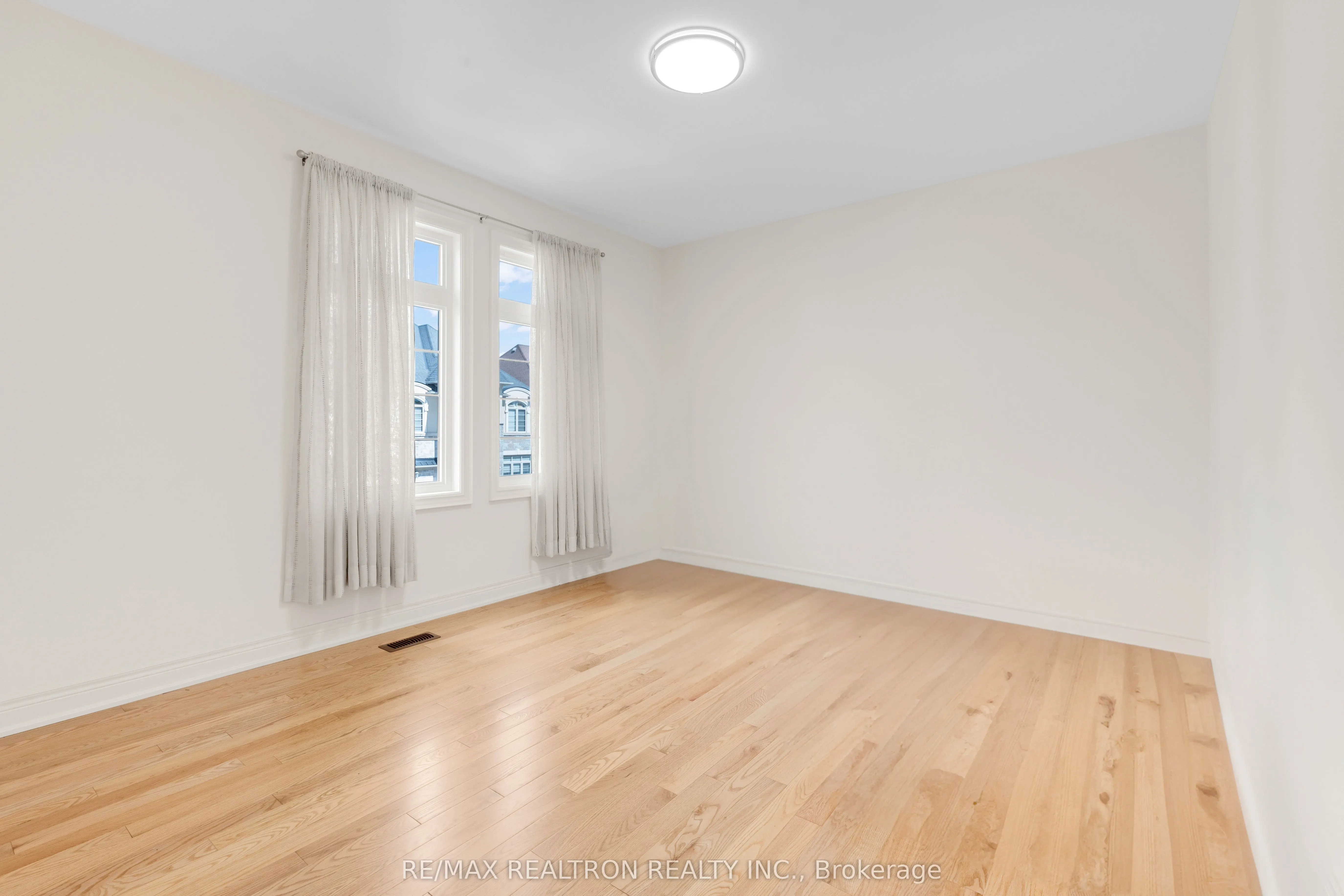 7 Aspy Court
