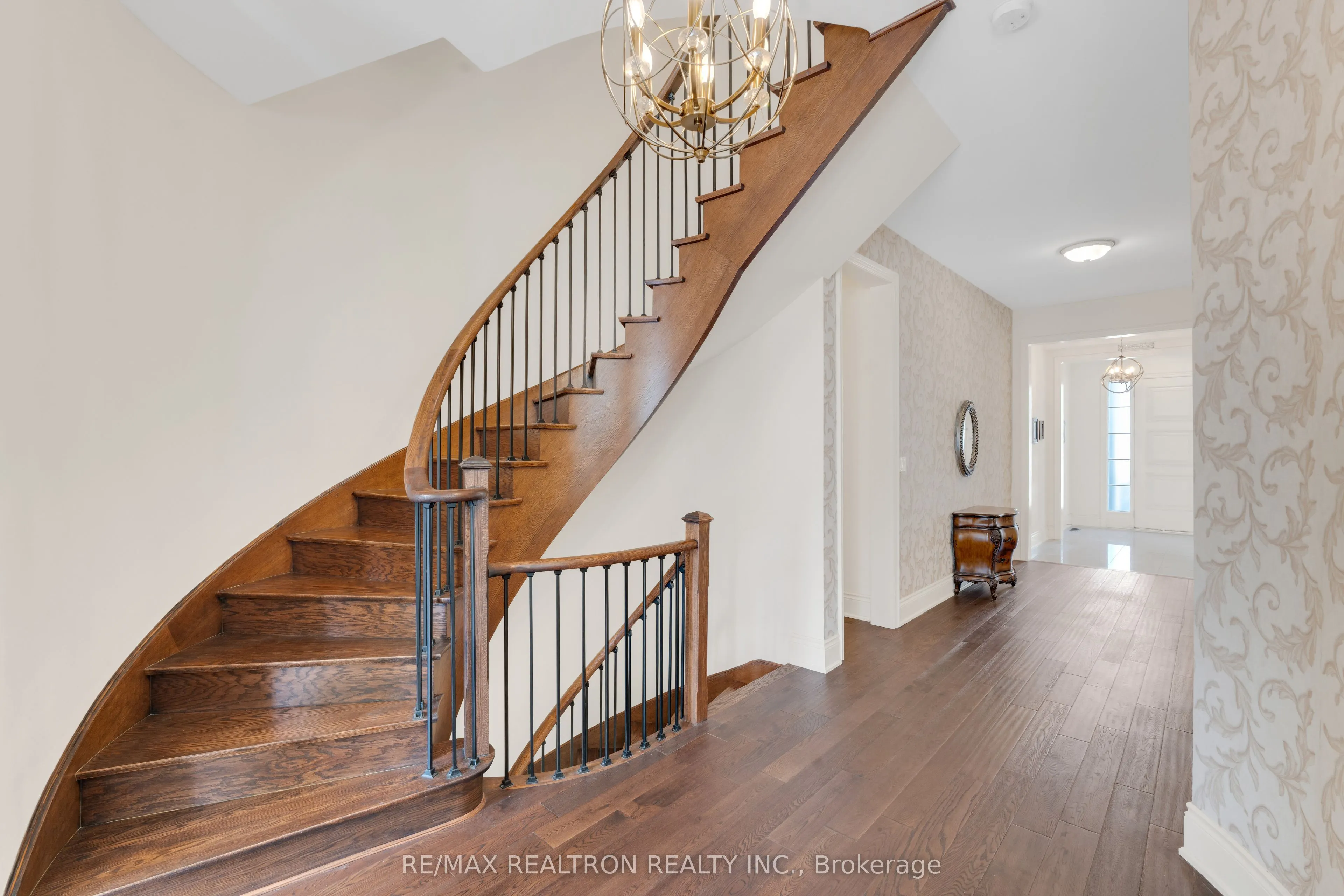 7 Aspy Court