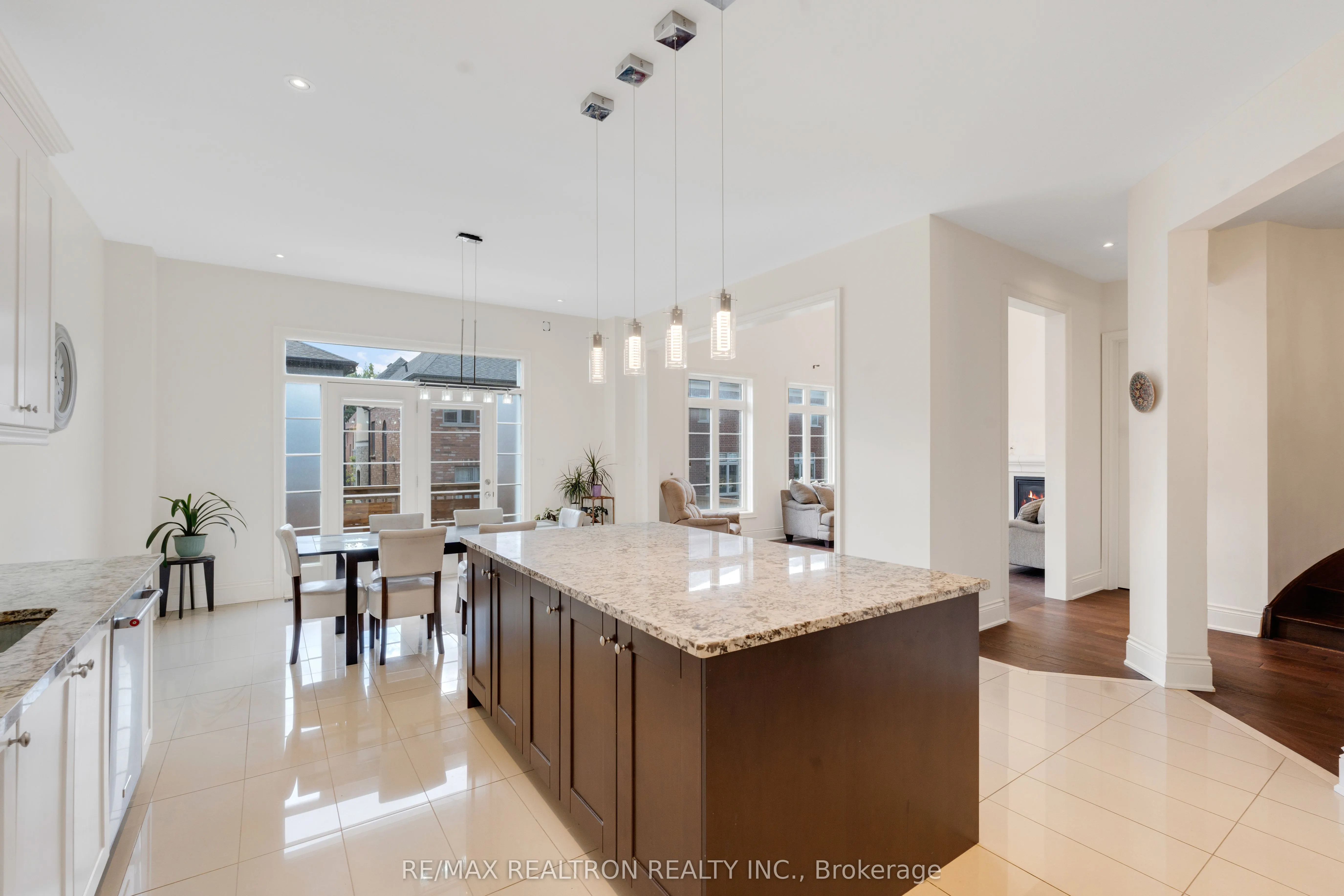 7 Aspy Court