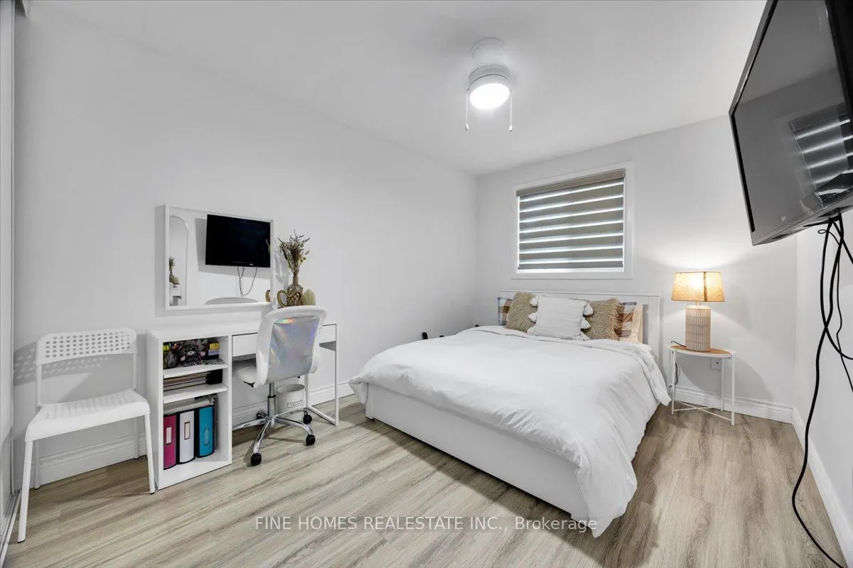 24 New Havens Way, #24