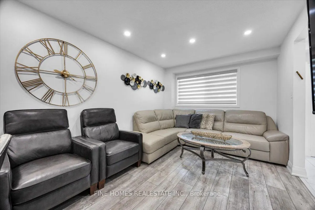 24 New Havens Way, #24
