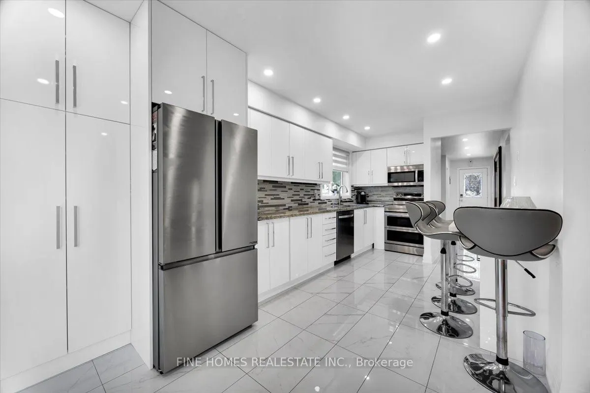 24 New Havens Way, #24
